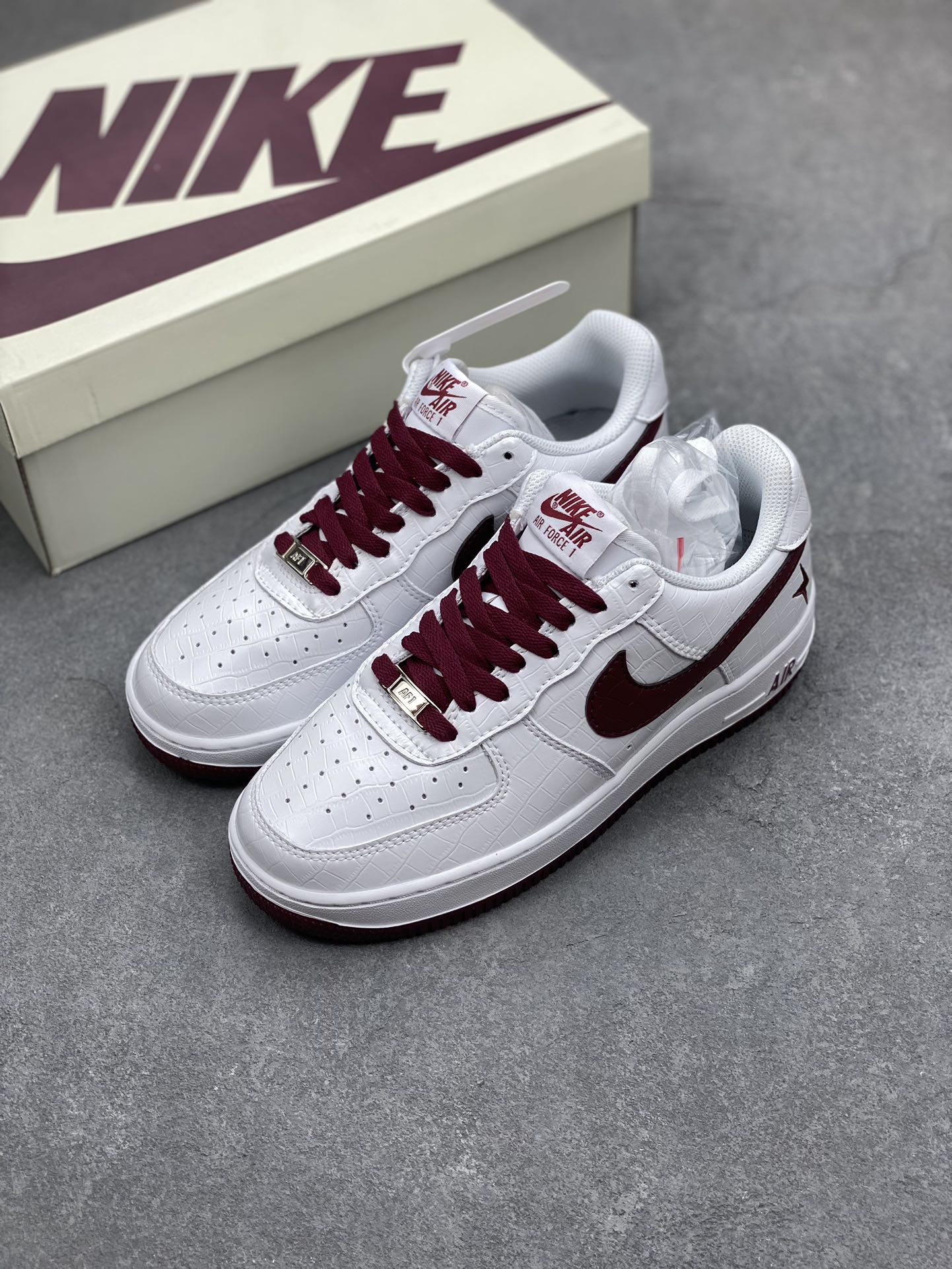 Nike Air Force 1 '07 Low Crocodile White/Wine Red Sneakers DD0614-335 9 i1695676385 6433 7