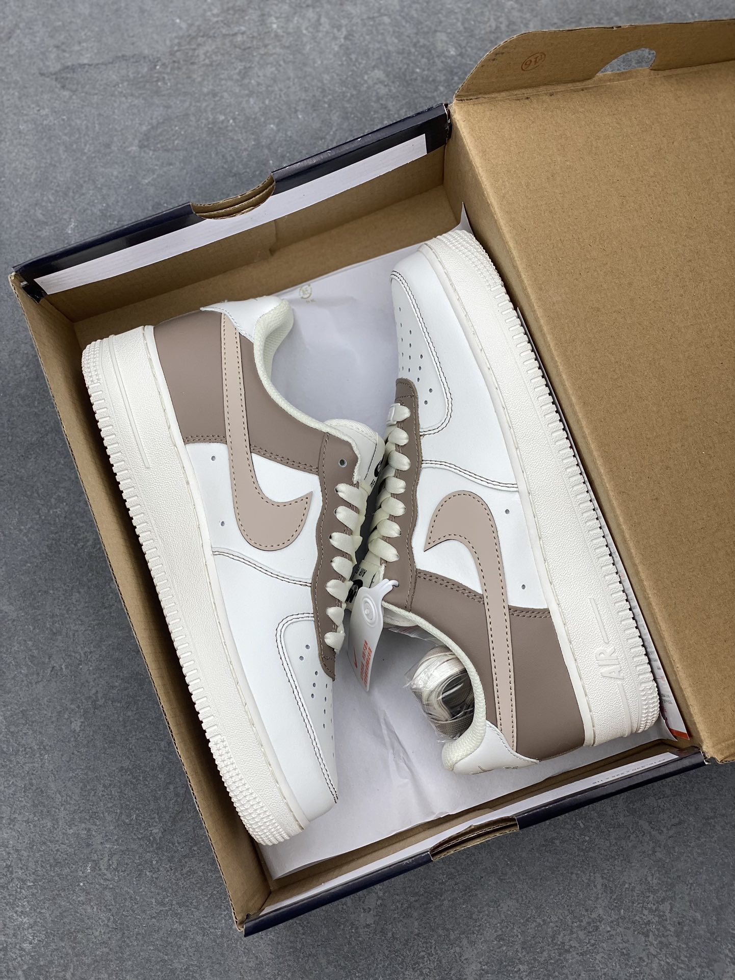 Nike Air Force 1 '07 Low White/Mushroom Casual Shoes DT0226-303 10 i1696790312 668 8