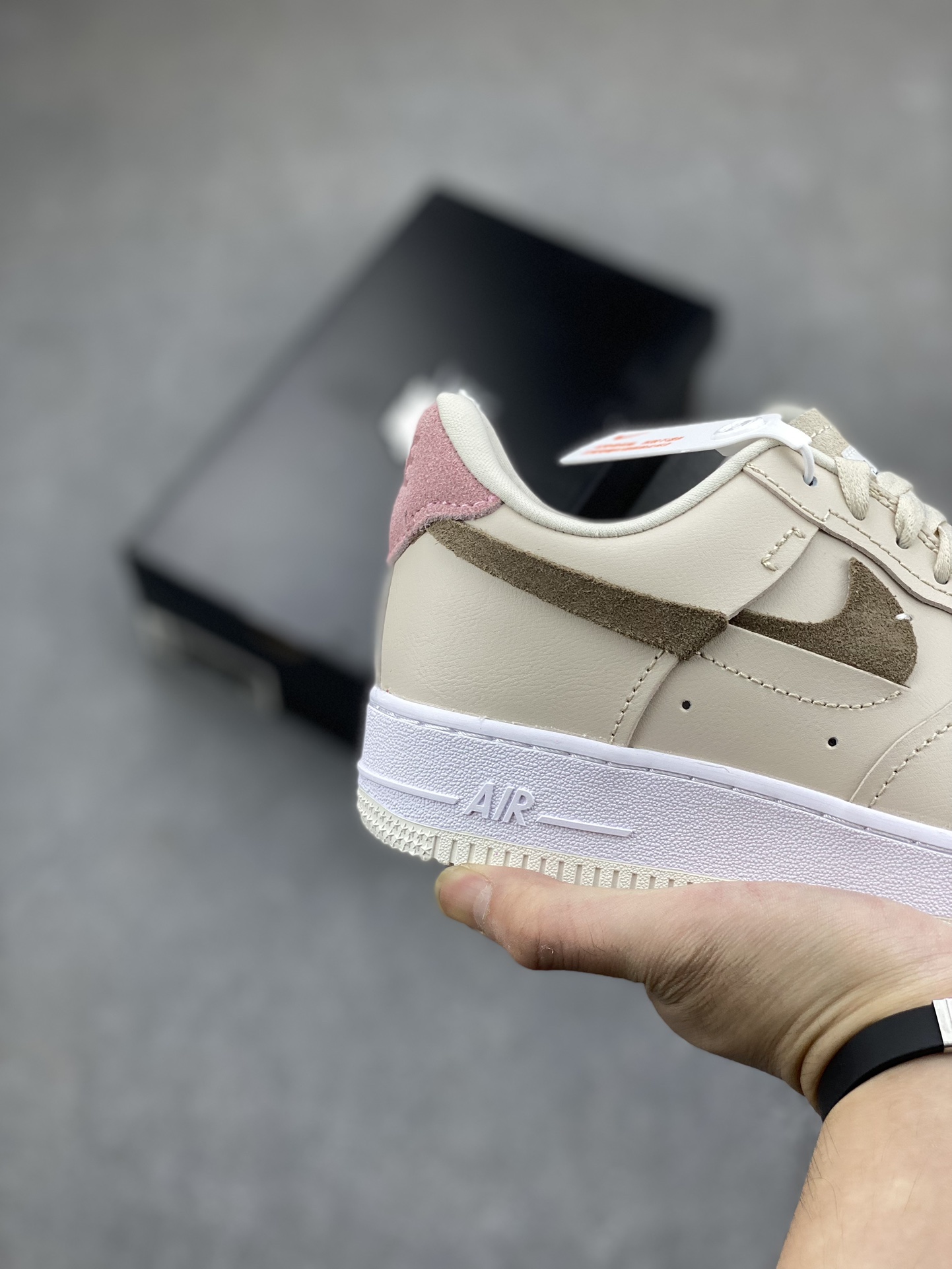 Nike Air Force 1 Low Cut-Out Swoosh Casual Sneakers DC1425-100 6 i1697675163 8052 4