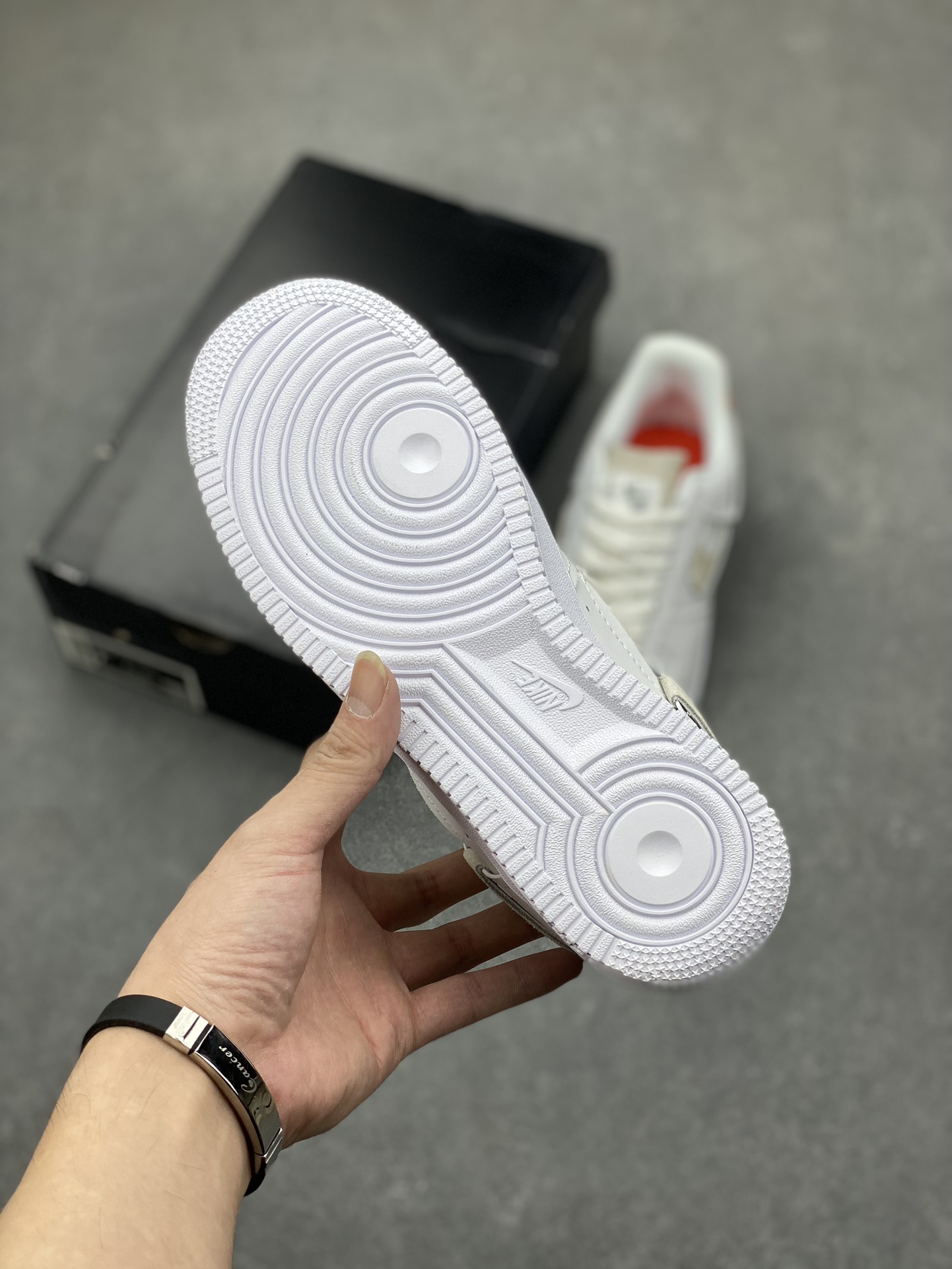 Nike Air Force 1 Low Cut-Out Swoosh White Blue Casual Sneakers 7 i1697675257 5111 5