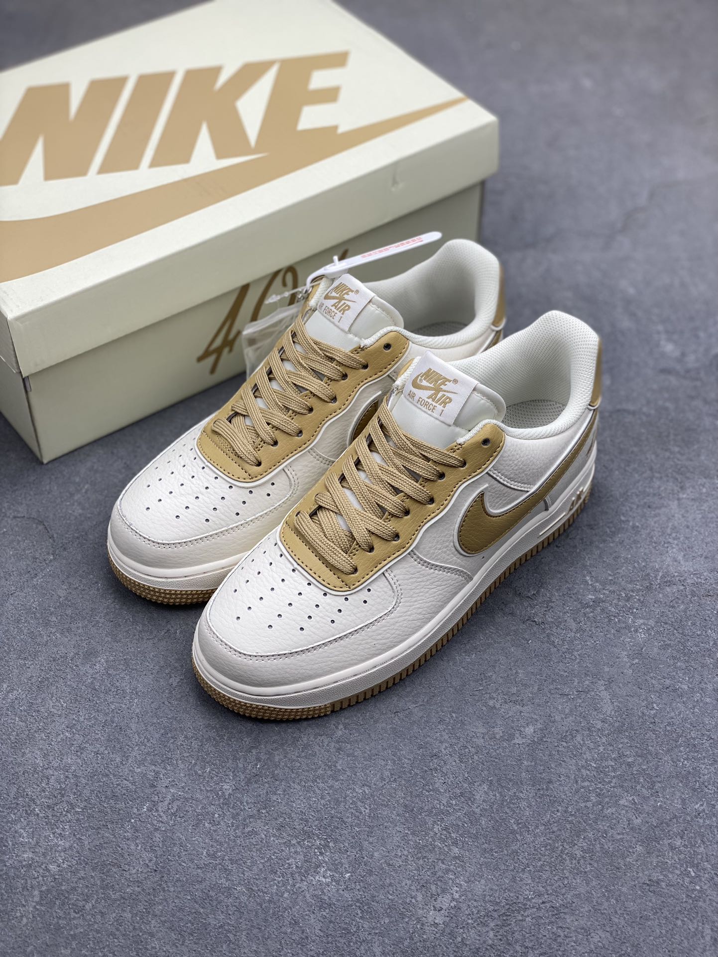 Nike Air Force 1 '07 Low 40TH Anniversary Edition Sneakers 9 i1697824421 4658 7