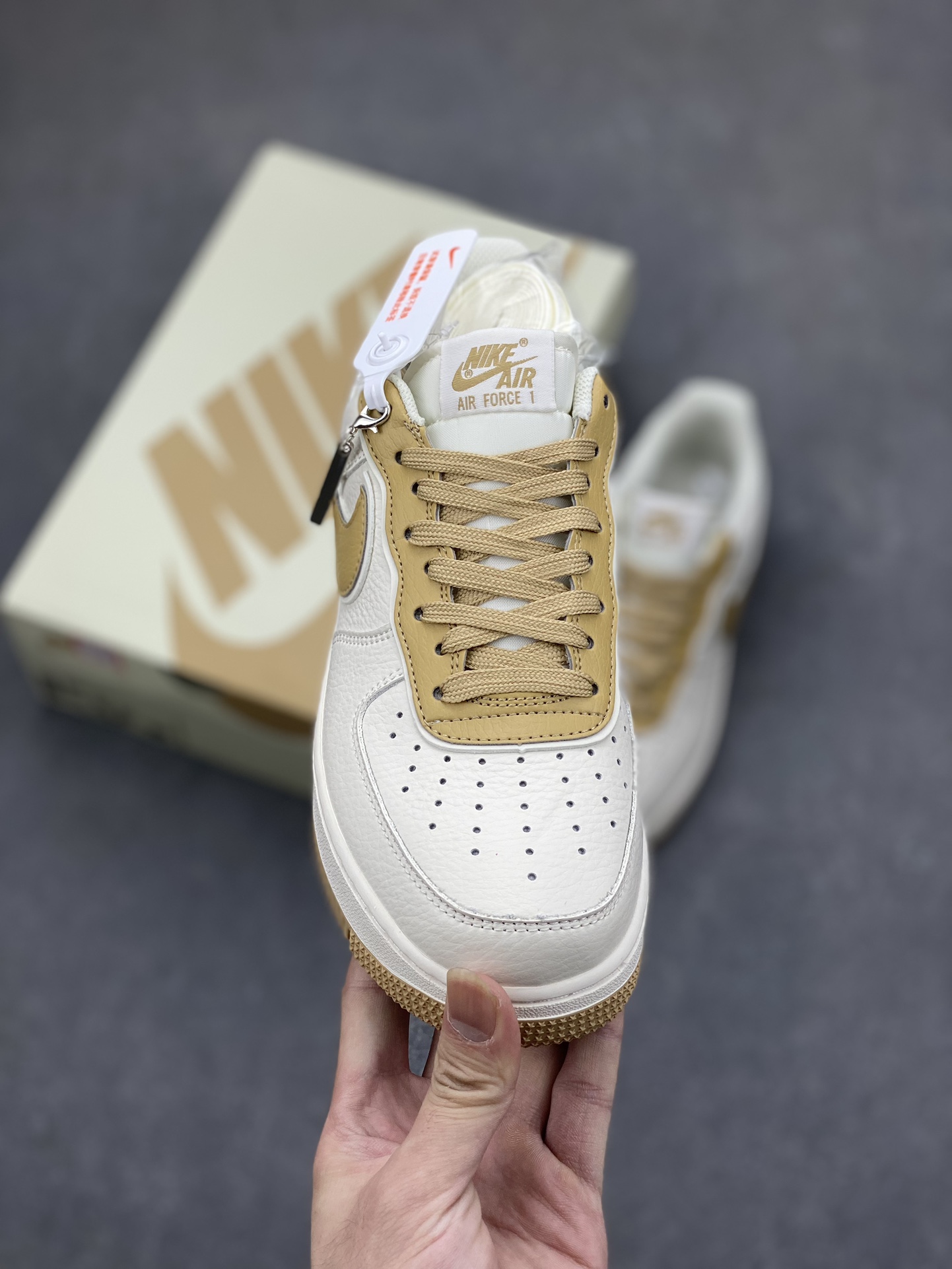 Nike Air Force 1 '07 Low 40TH Anniversary Edition Sneakers 3 i1697824421 6744 1