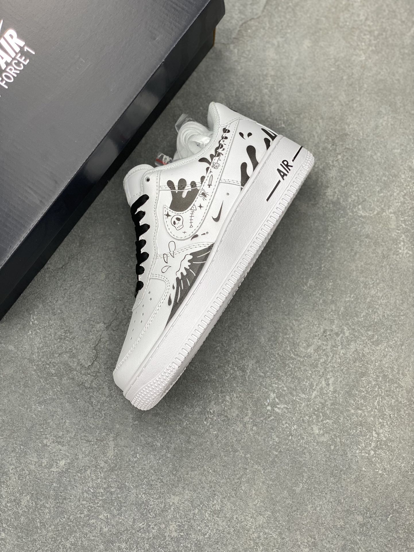 Nike Air Force 1 '07 Low Black White Wave Custom Sneakers 8 i1698437074 1663 6