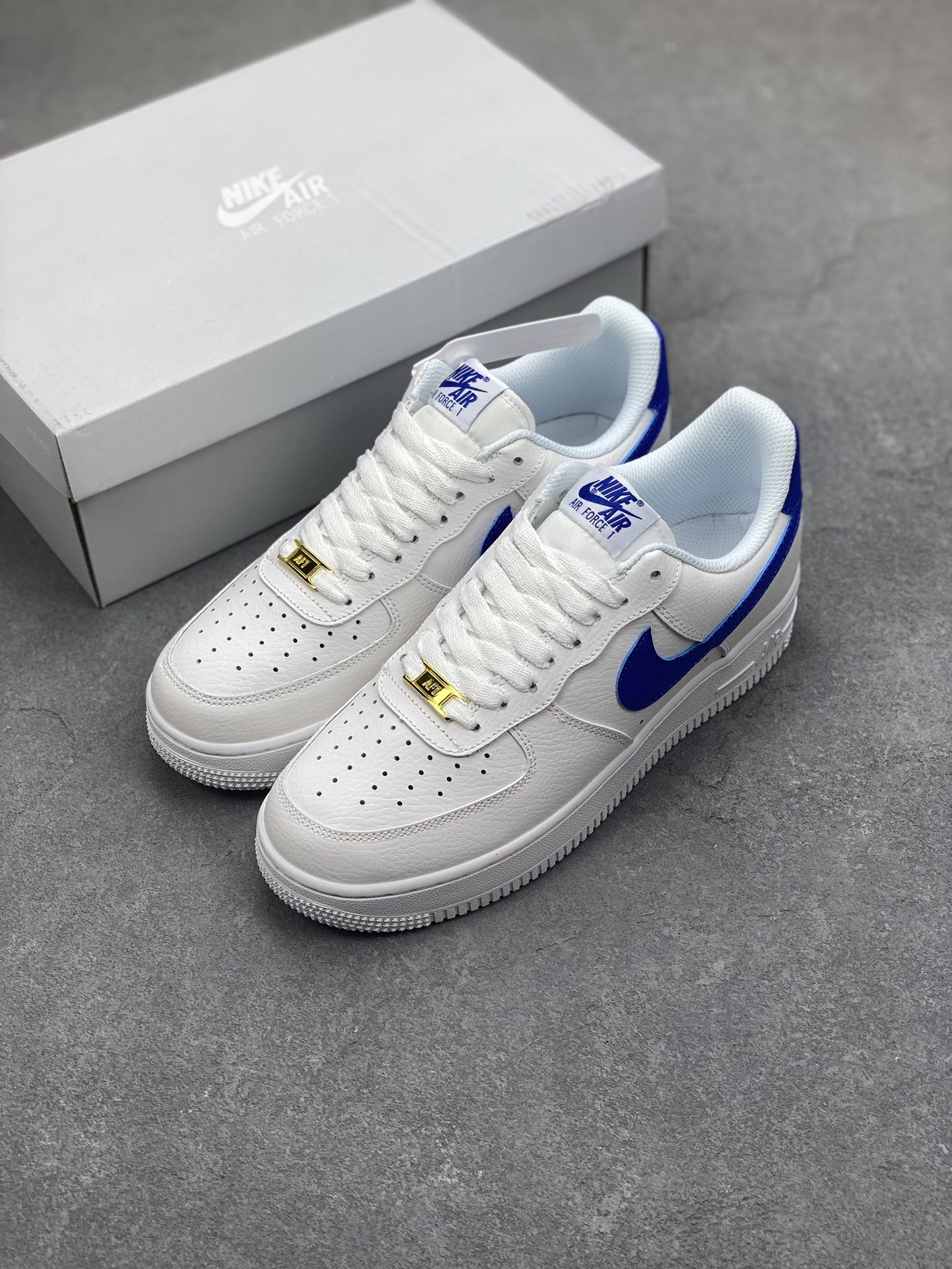 Nike Air Force 1 '07 Low White Royal Blue Sneakers - Classic Style 9 i1698521002 6359 7