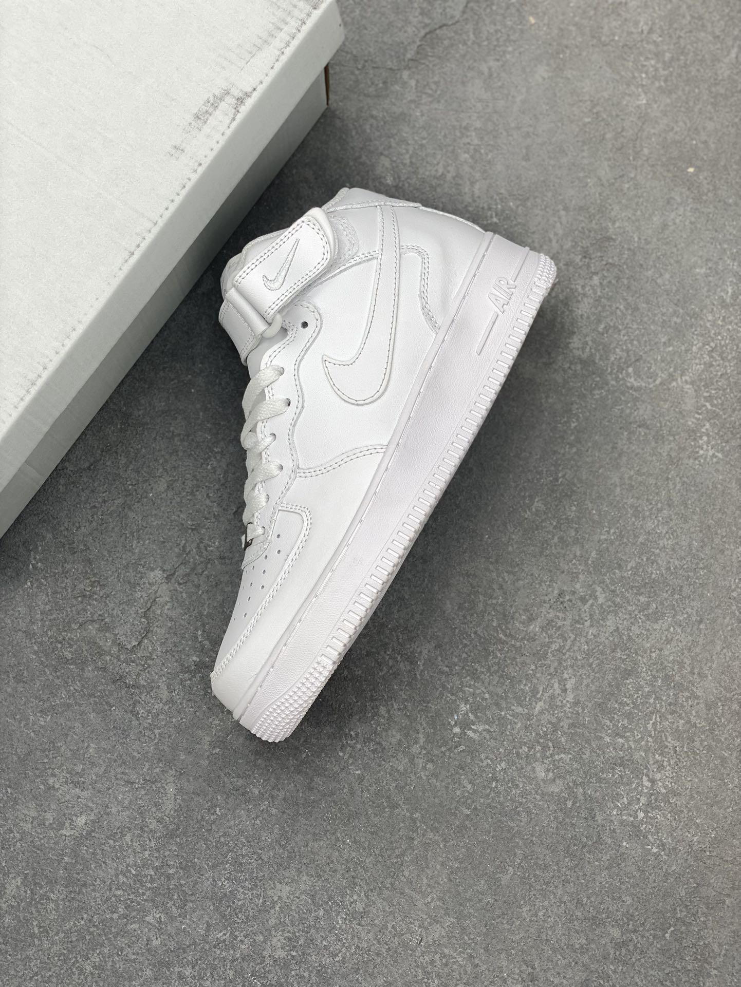 Nike Air Force 1 Mid 'White' Classic Basketball Shoes - Iconic Style & Comfort 8 i1698962859 4312 6