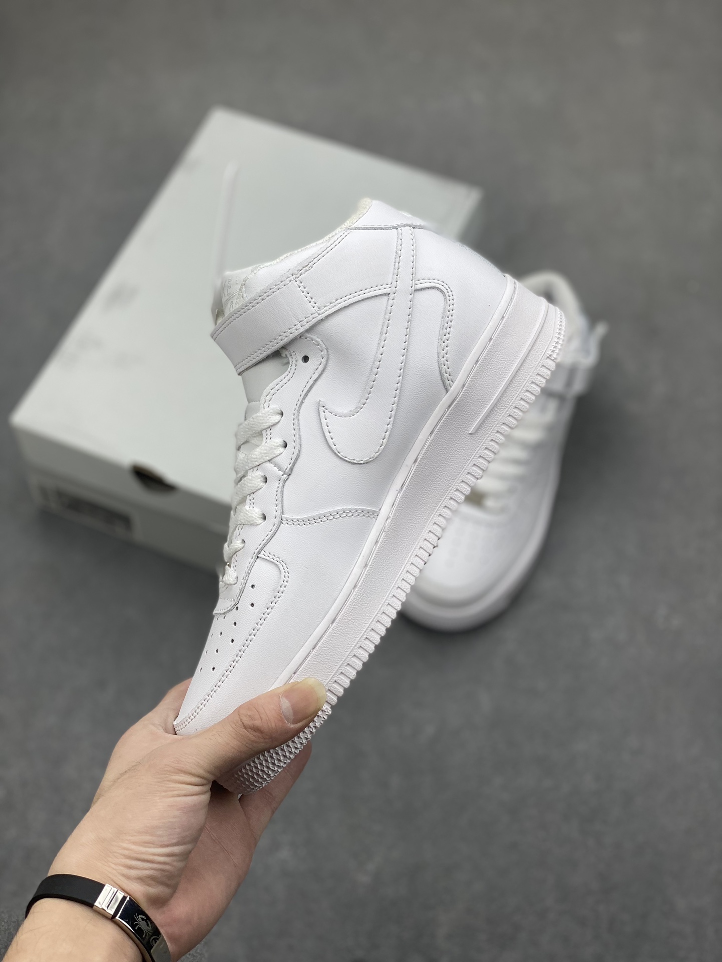 Nike Air Force 1 Mid 'White' Classic Basketball Shoes - Iconic Style & Comfort 4 i1698962859 8641 2