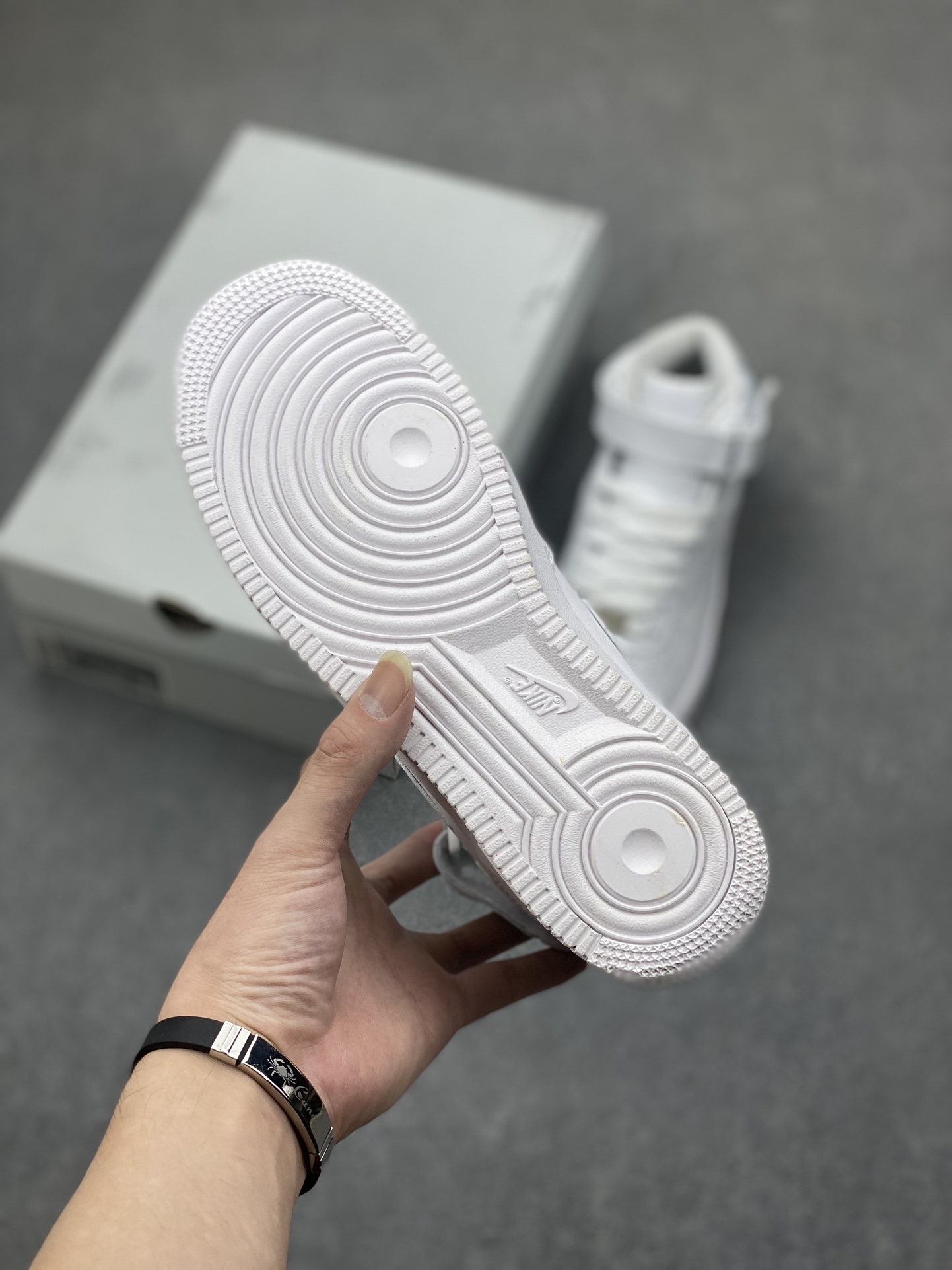 Nike Air Force 1 Mid 'White' Classic Basketball Shoes - Iconic Style & Comfort 7 i1698962859 9065 5