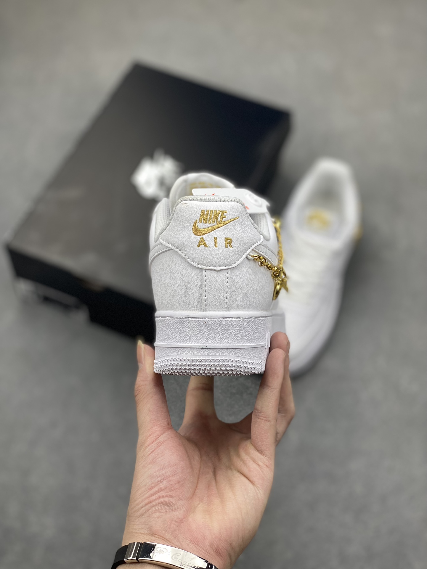 Nike Air Force 1 Low White Casual Sneakers with Gold Chain Detail 5 i1698962935 4773 3