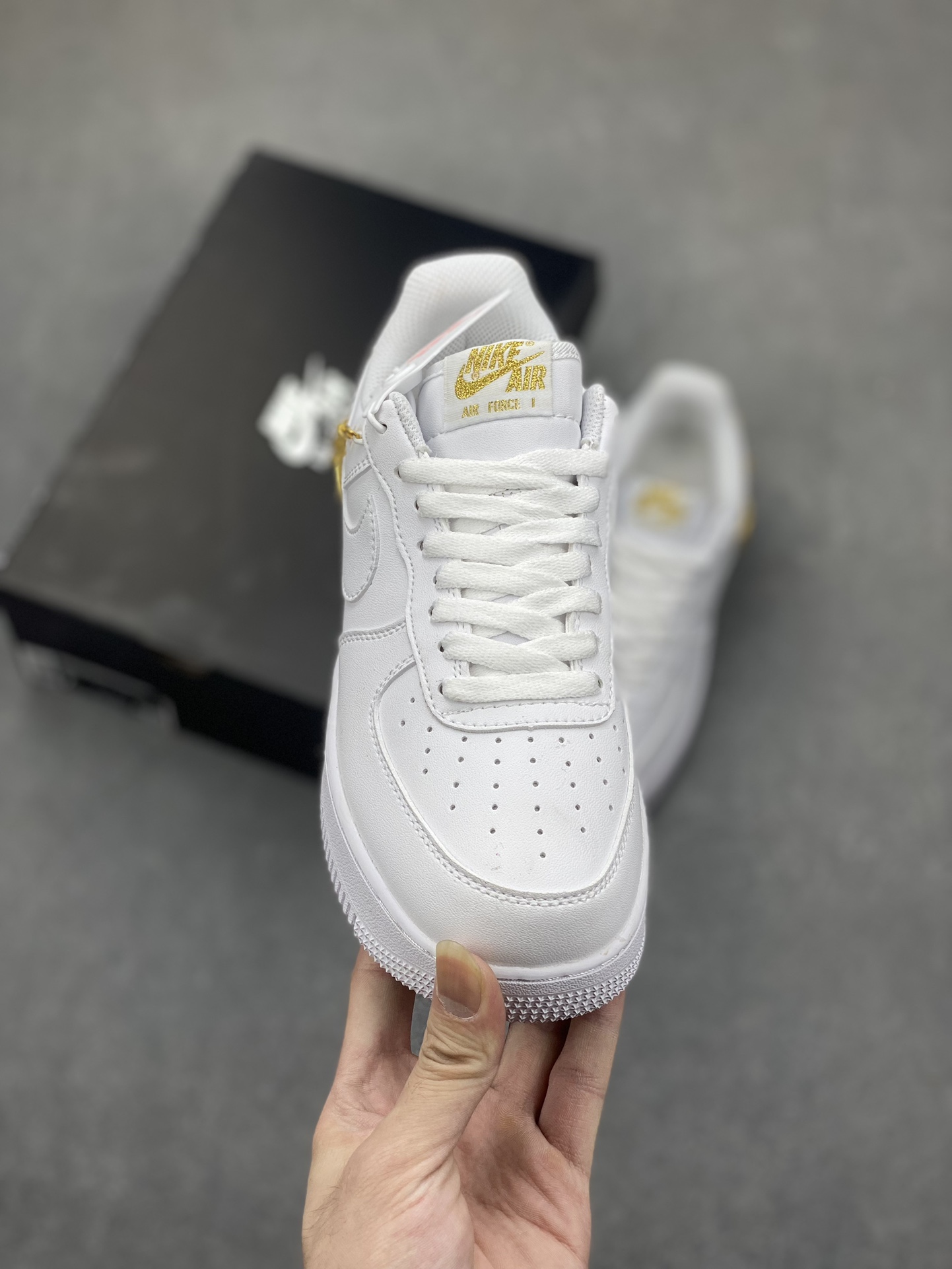 Nike Air Force 1 Low White Casual Sneakers with Gold Chain Detail 3 i1698962935 4998 1