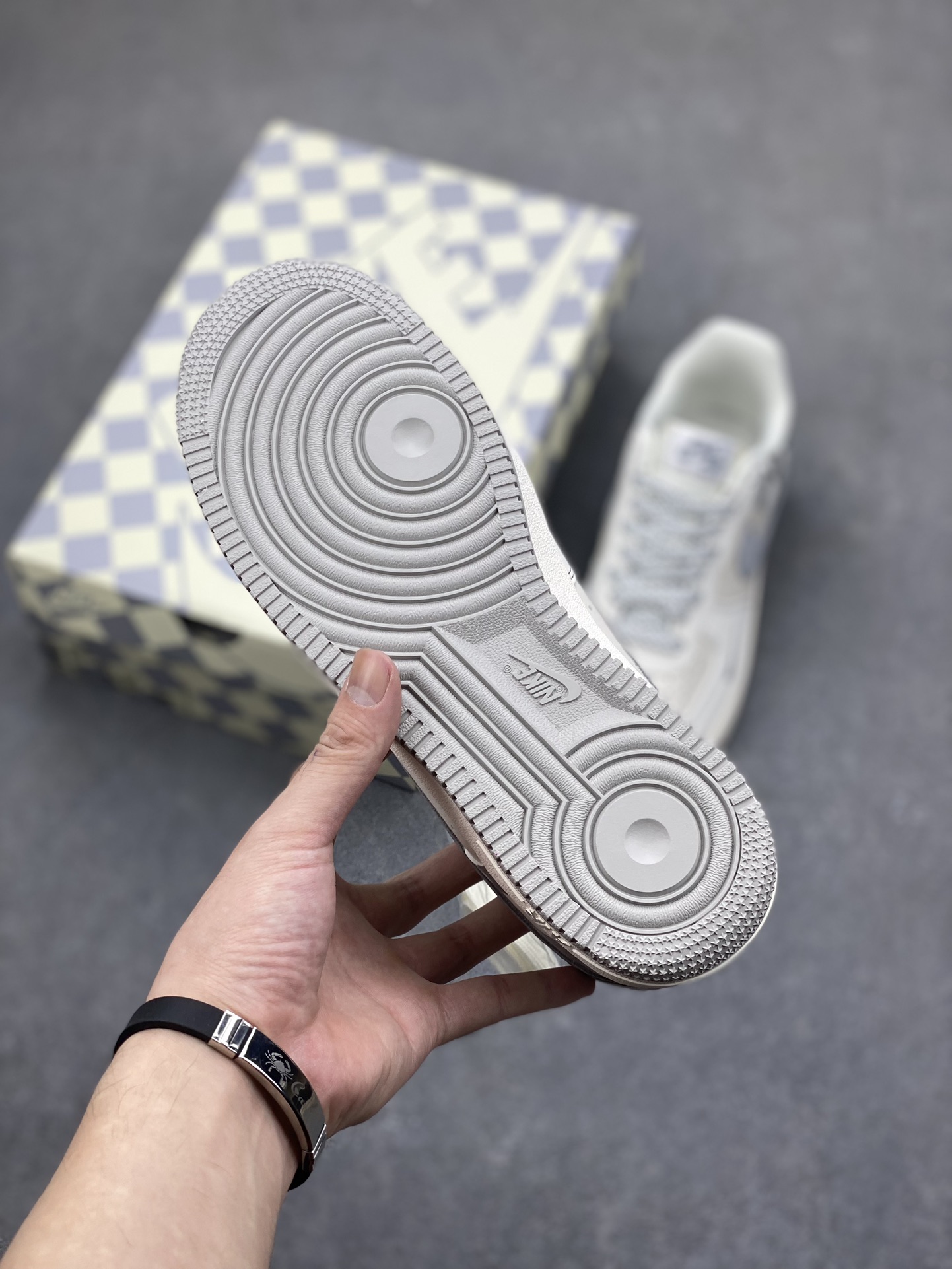 Nike Air Force 1 '07 Low Gray Checkered Sneakers GZ5688-077 7 i1699043676 8200 5