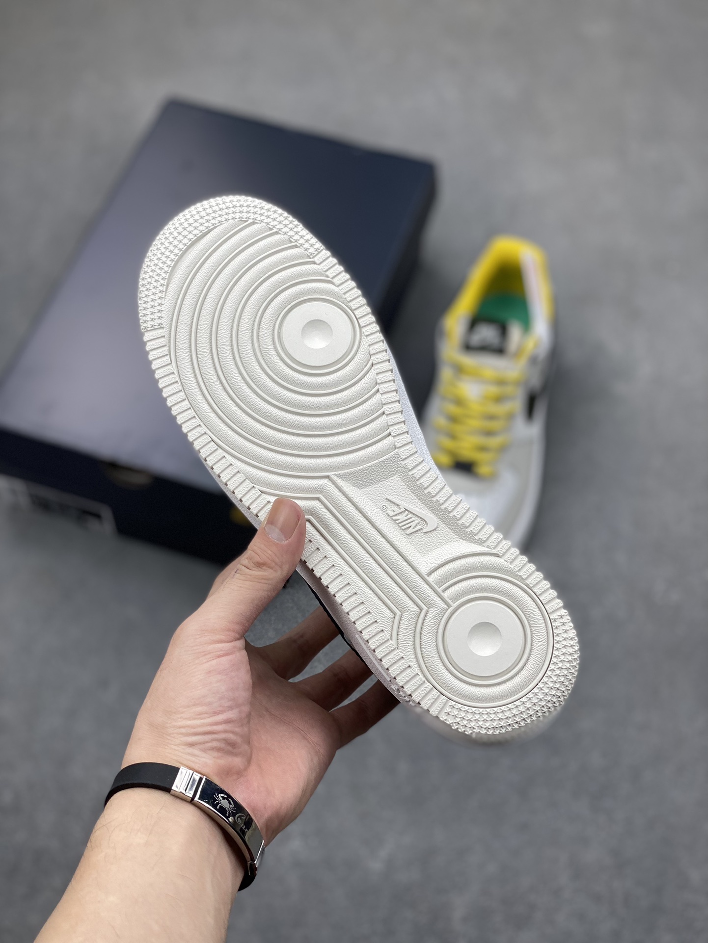 Nike Air Force 1 '07 Low FV3628-031 - Pure Comfort and Style 7 i1699043961 3424 5