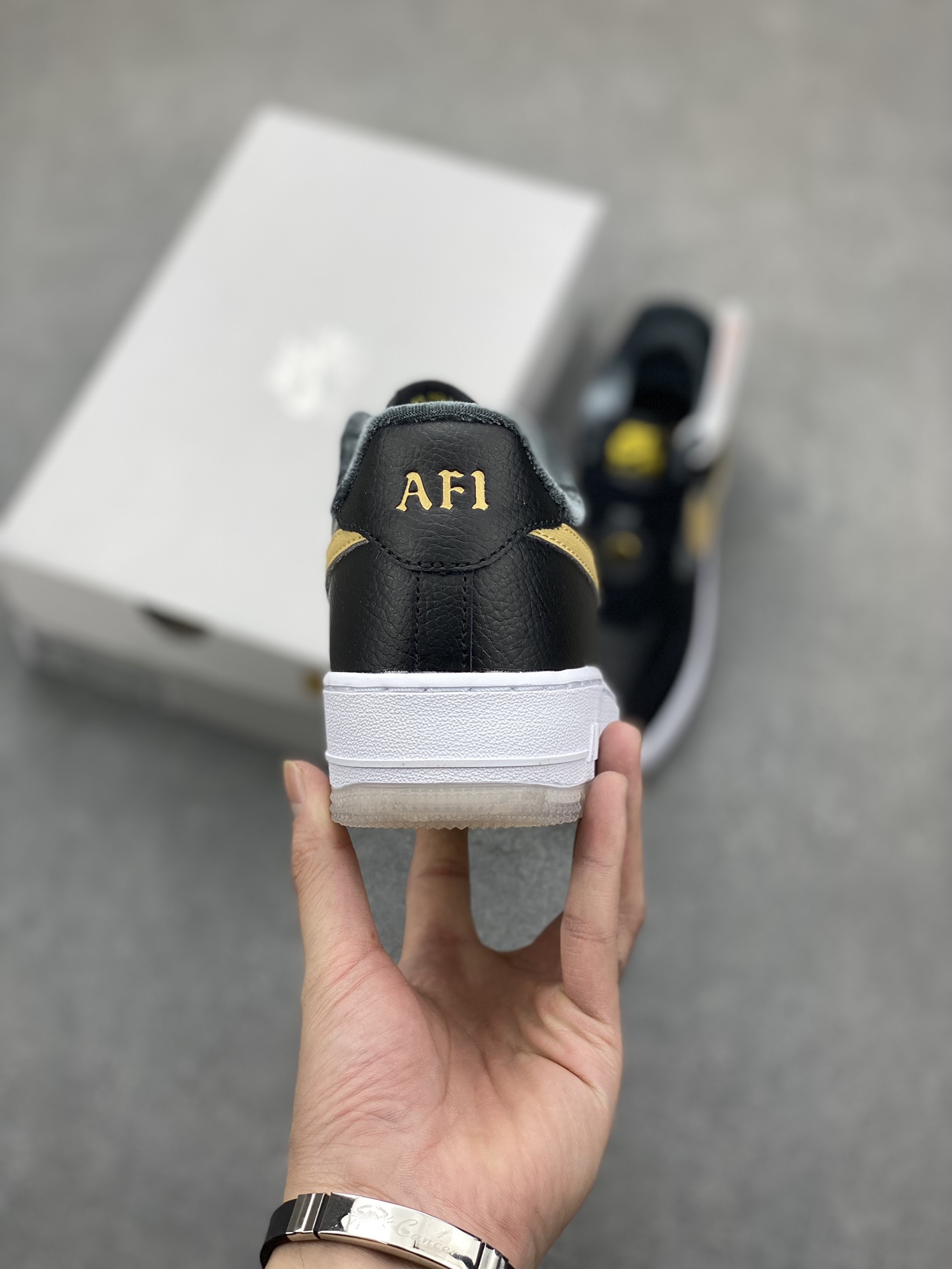 Nike Air Force 1 Low Black/Gold FN6977-010,Honeycomb Cushioning,Original Accessories 5 i1700074567 4481 3