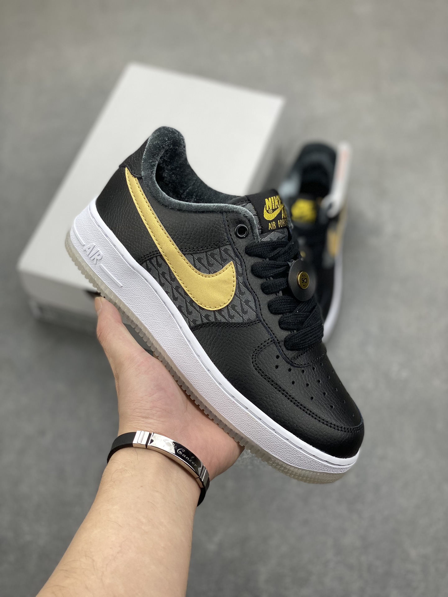 Nike Air Force 1 Low Black/Gold FN6977-010,Honeycomb Cushioning,Original Accessories 2 i1700074567 7810 0