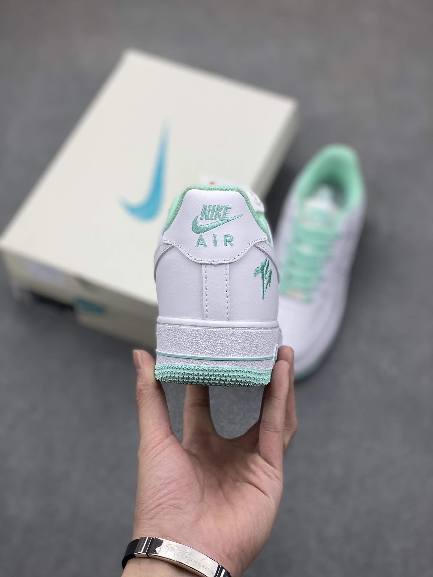 Nike Air Force 1 '07 Low TS 'Tiffany Green' - Limited Edition Sneakers 5 i1700074726 6259 3