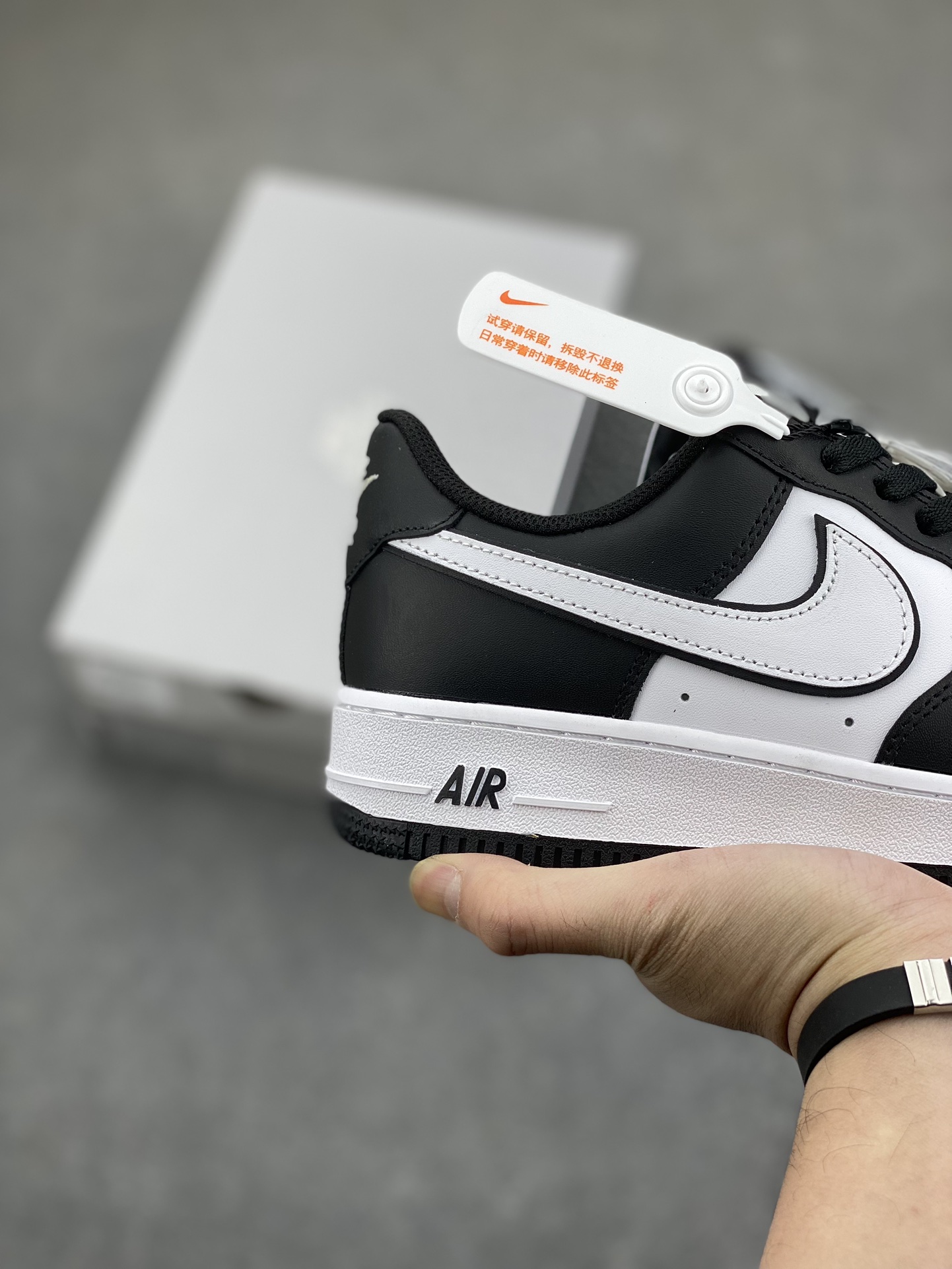 Nike Air Force 1 Low 'Panda' Black White Sneakers DV0788-001 5 i1700247604 1128 3