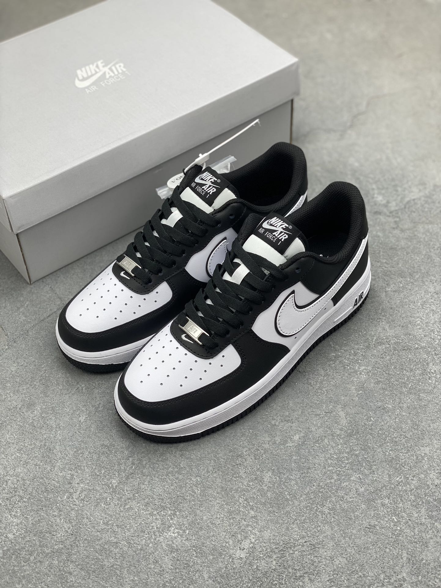 Nike Air Force 1 Low 'Panda' Black White Sneakers DV0788-001 8 i1700247604 9061 6