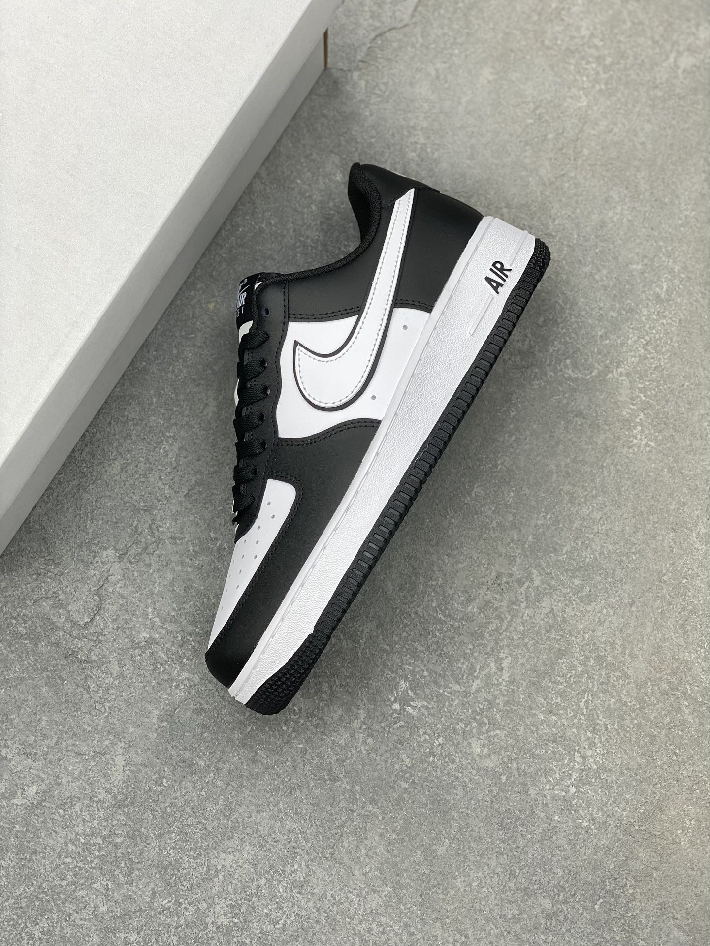 Nike Air Force 1 Low 'Panda' Black White Sneakers DV0788-001 7 i1700247604 9922 5