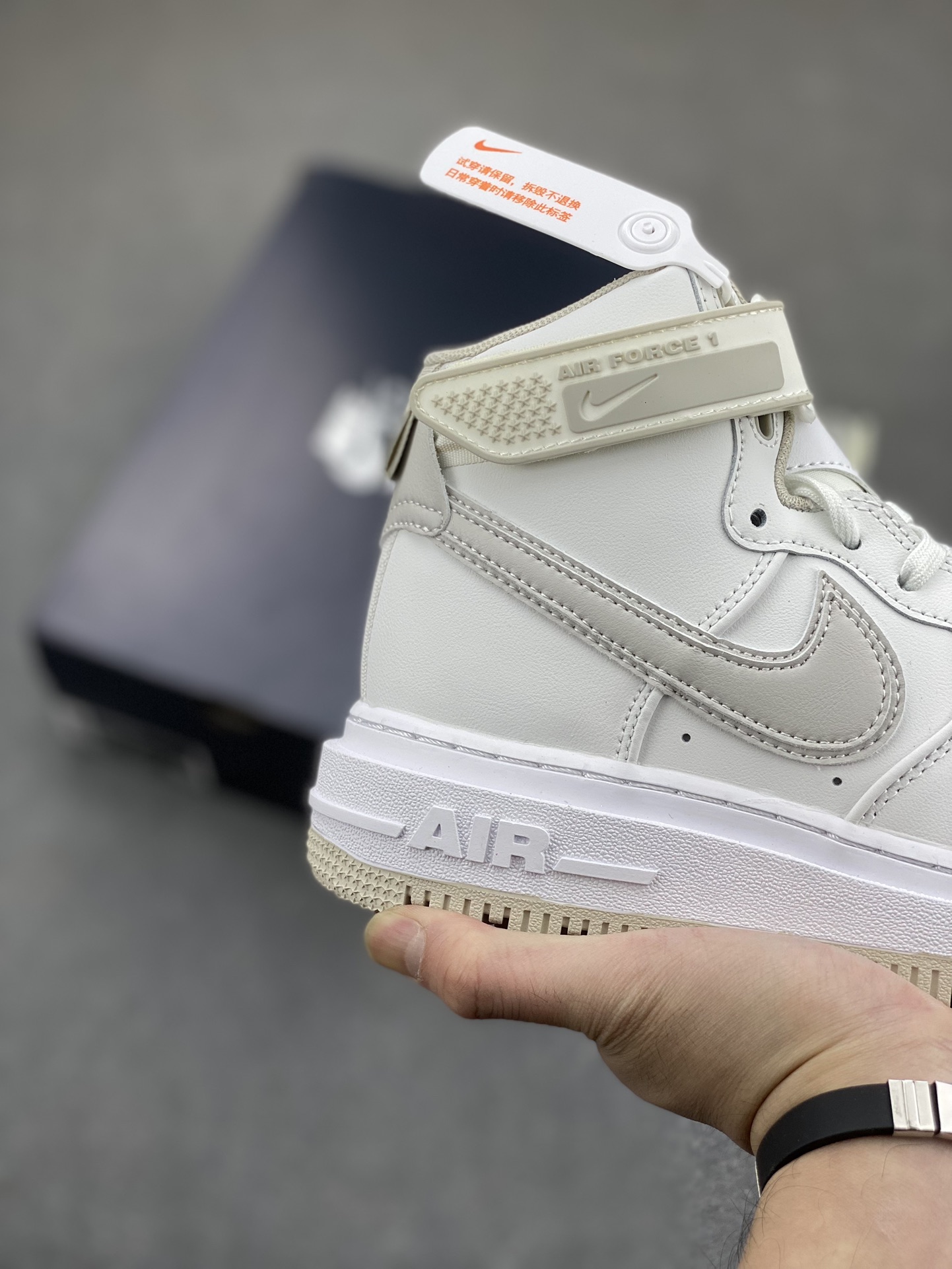 Nike Air Force 1 '07 High-Top Sneakers - Iconic Style & Comfort 6 i1700685848 1715 4