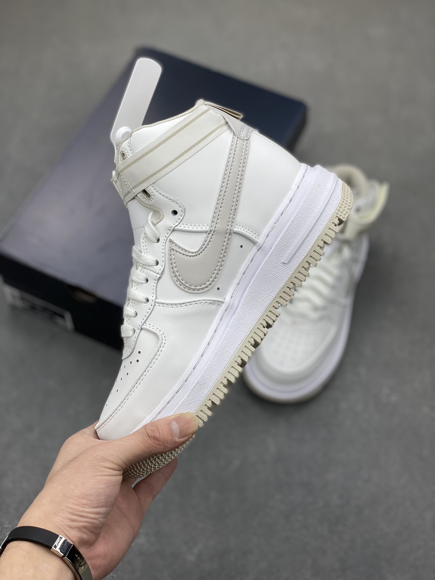 Nike Air Force 1 '07 High-Top Sneakers - Iconic Style & Comfort 4 i1700685848 9037 2