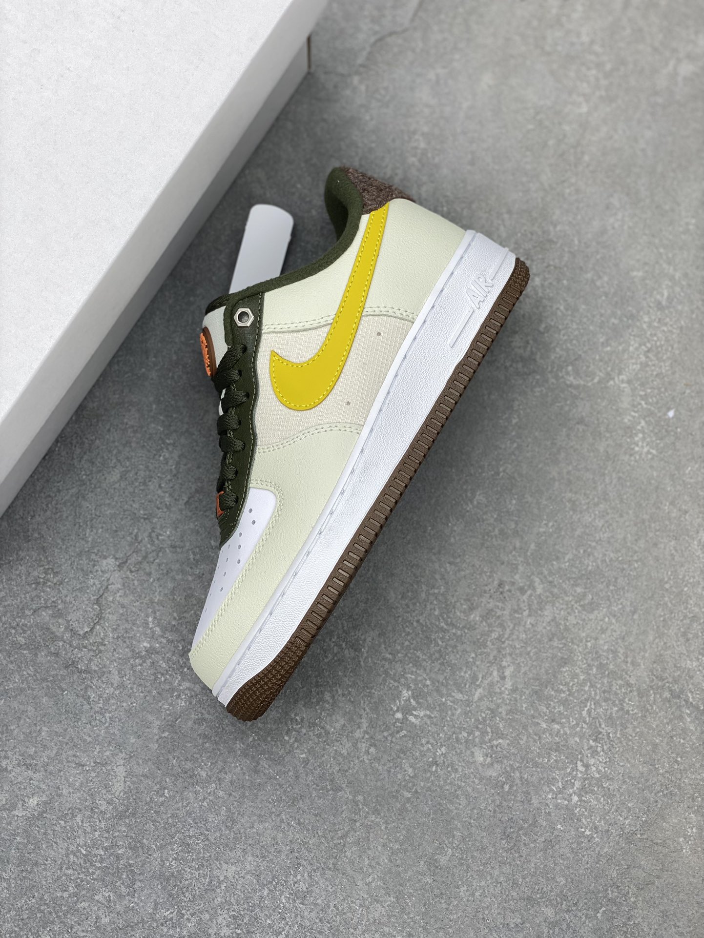 Nike Air Force 1 Low Mustard Yellow Sneakers FV3647-171 8 i1700686135 1737 6