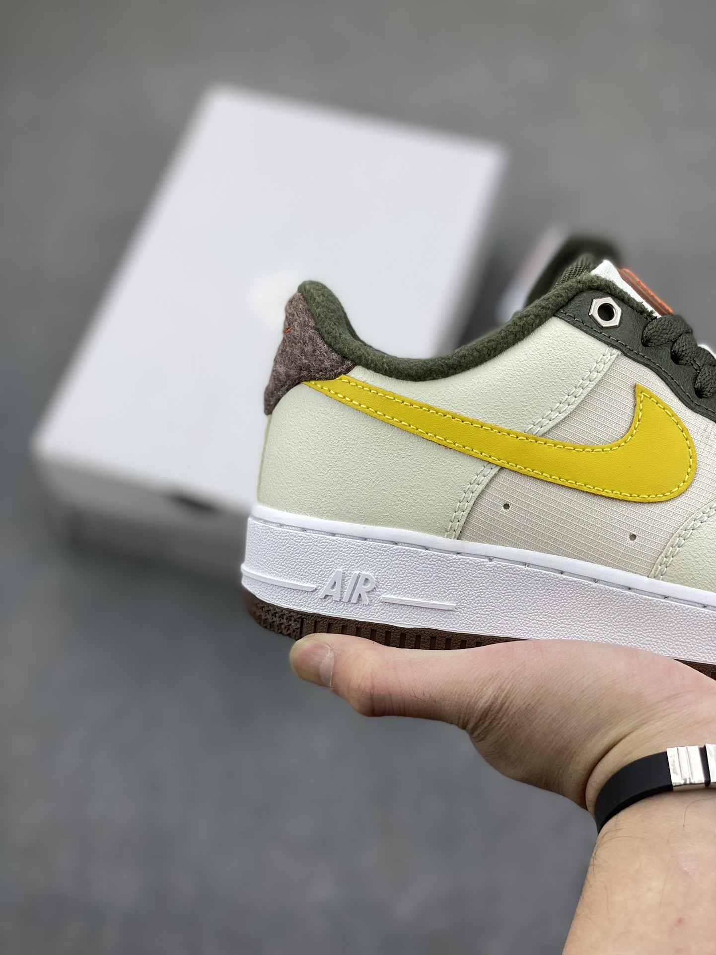 Nike Air Force 1 Low Mustard Yellow Sneakers FV3647-171 6 i1700686135 7898 4