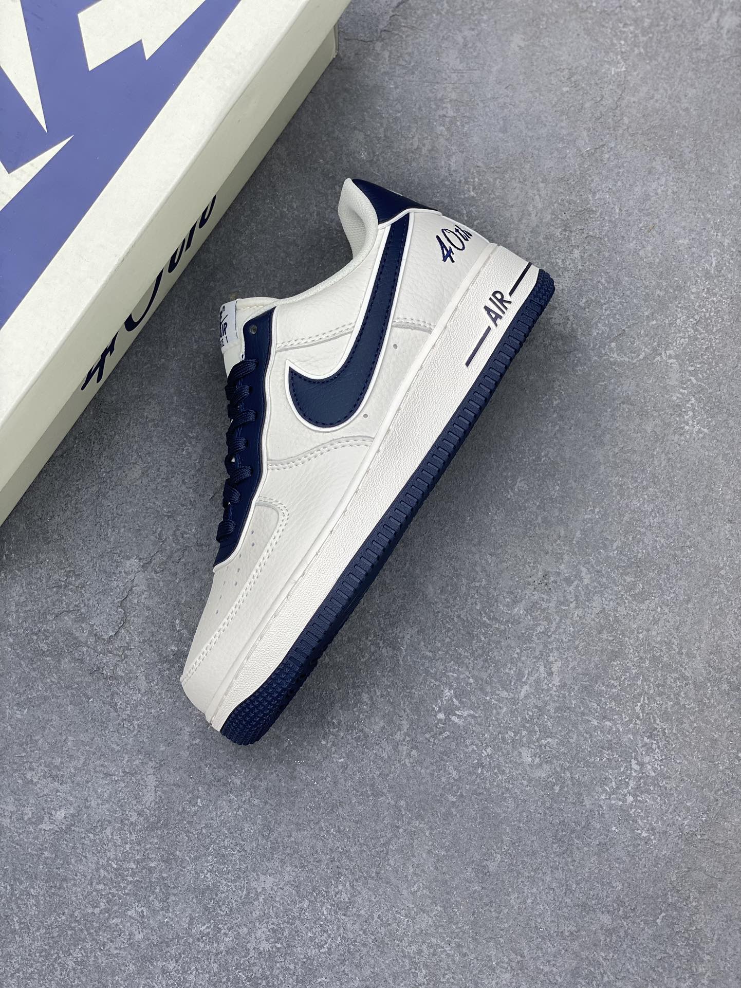 Nike Air Force 1 Low 40th Anniversary Edition Men's Sneakers 8 i1700772935 6154 6