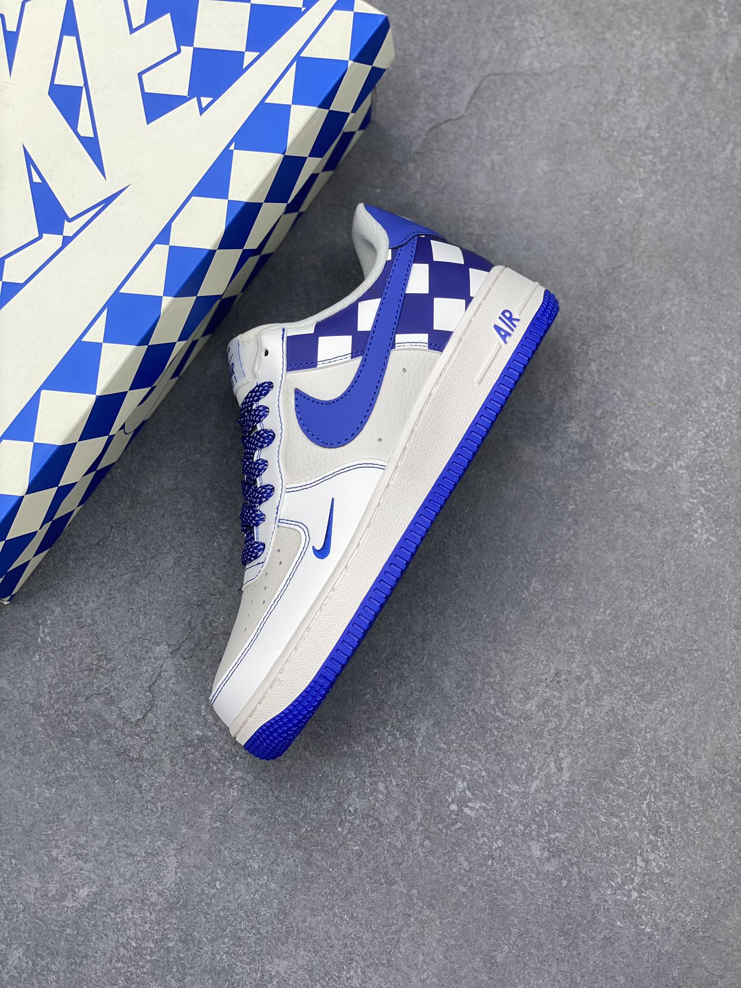 Nike Air Force 1 '07 Low Blue White Grey Checkered Sneakers - Fashionable & Comfy 8 i1700851188 3371 6