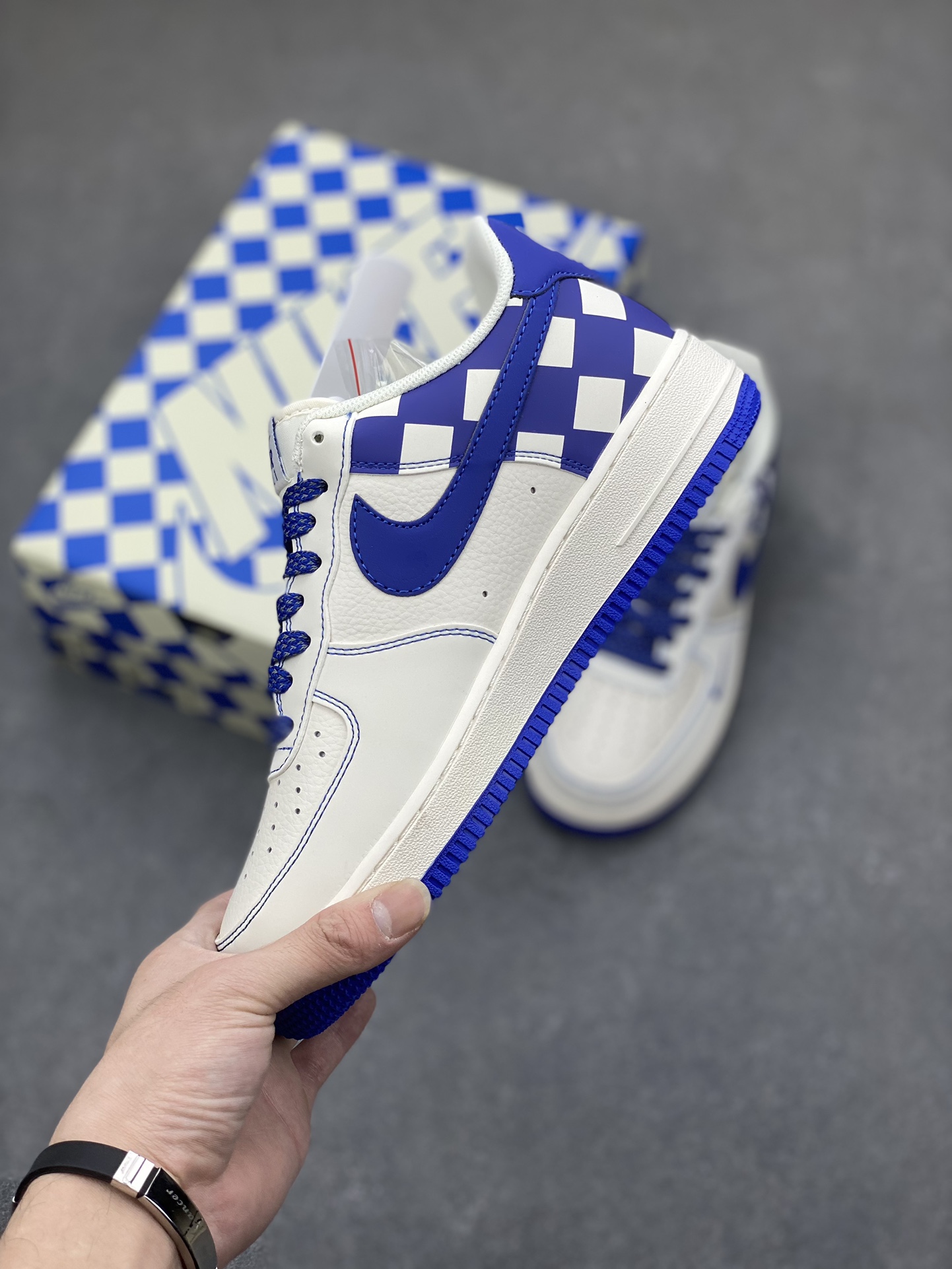 Nike Air Force 1 '07 Low Blue White Grey Checkered Sneakers - Fashionable & Comfy 4 i1700851188 8183 2