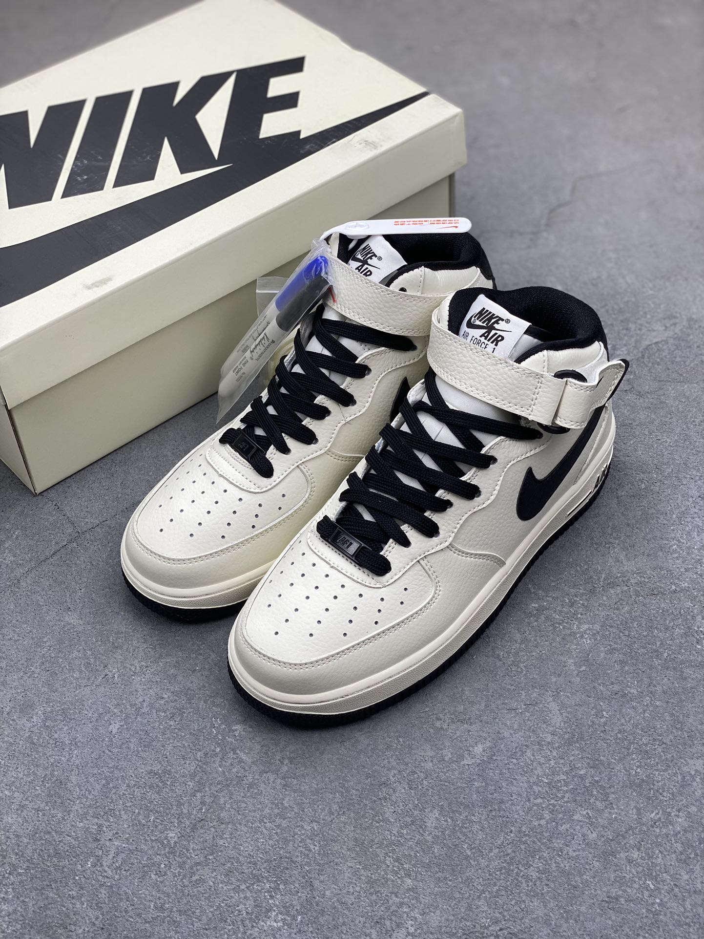 Nike Air Force 1 MID 'Black/White' High-Top Sneakers with Marker 9 i1701390825 9740 0