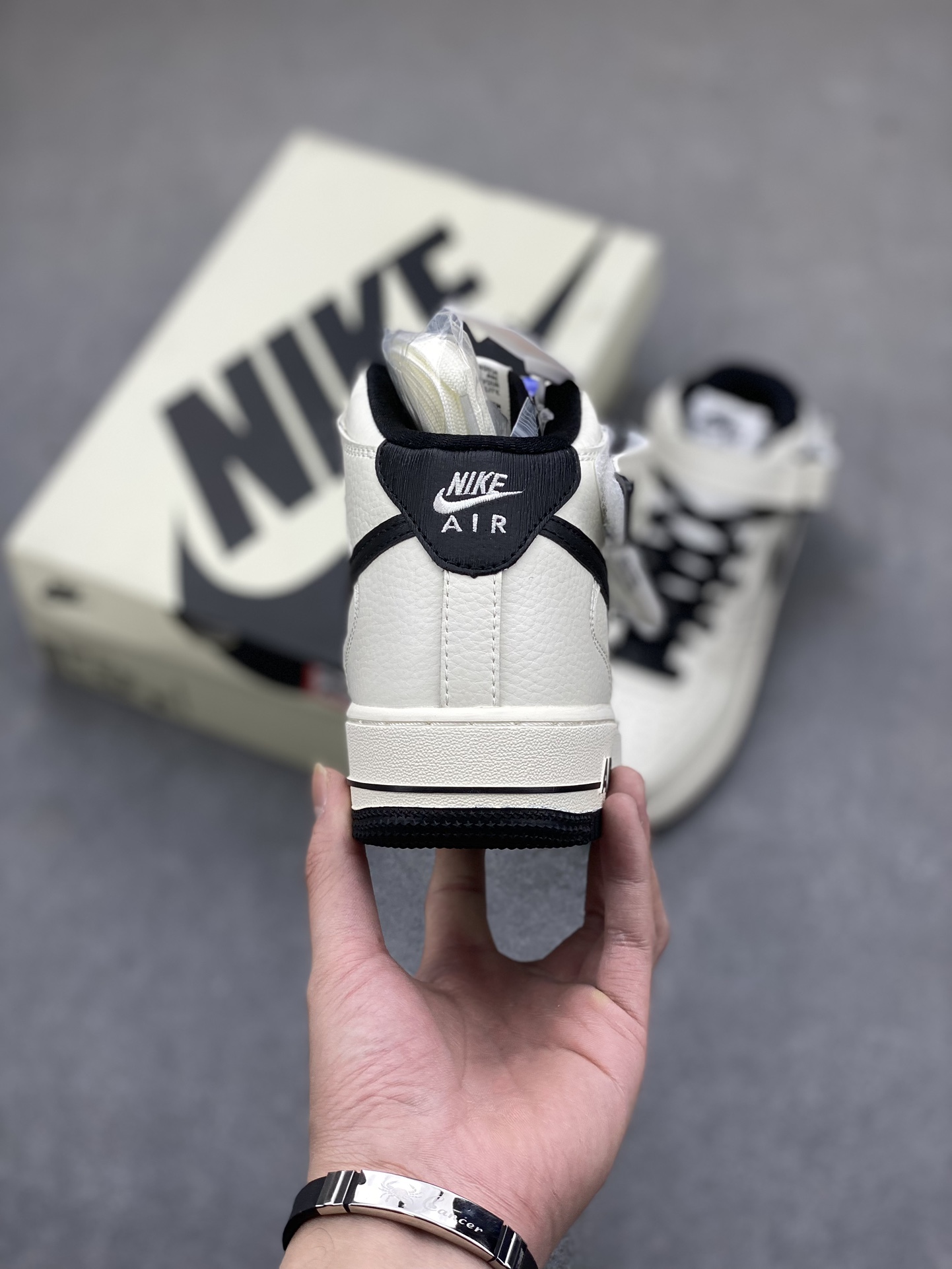 Nike Air Force 1 MID 'Black/White' High-Top Sneakers with Marker 5 i1701390826 4332 5