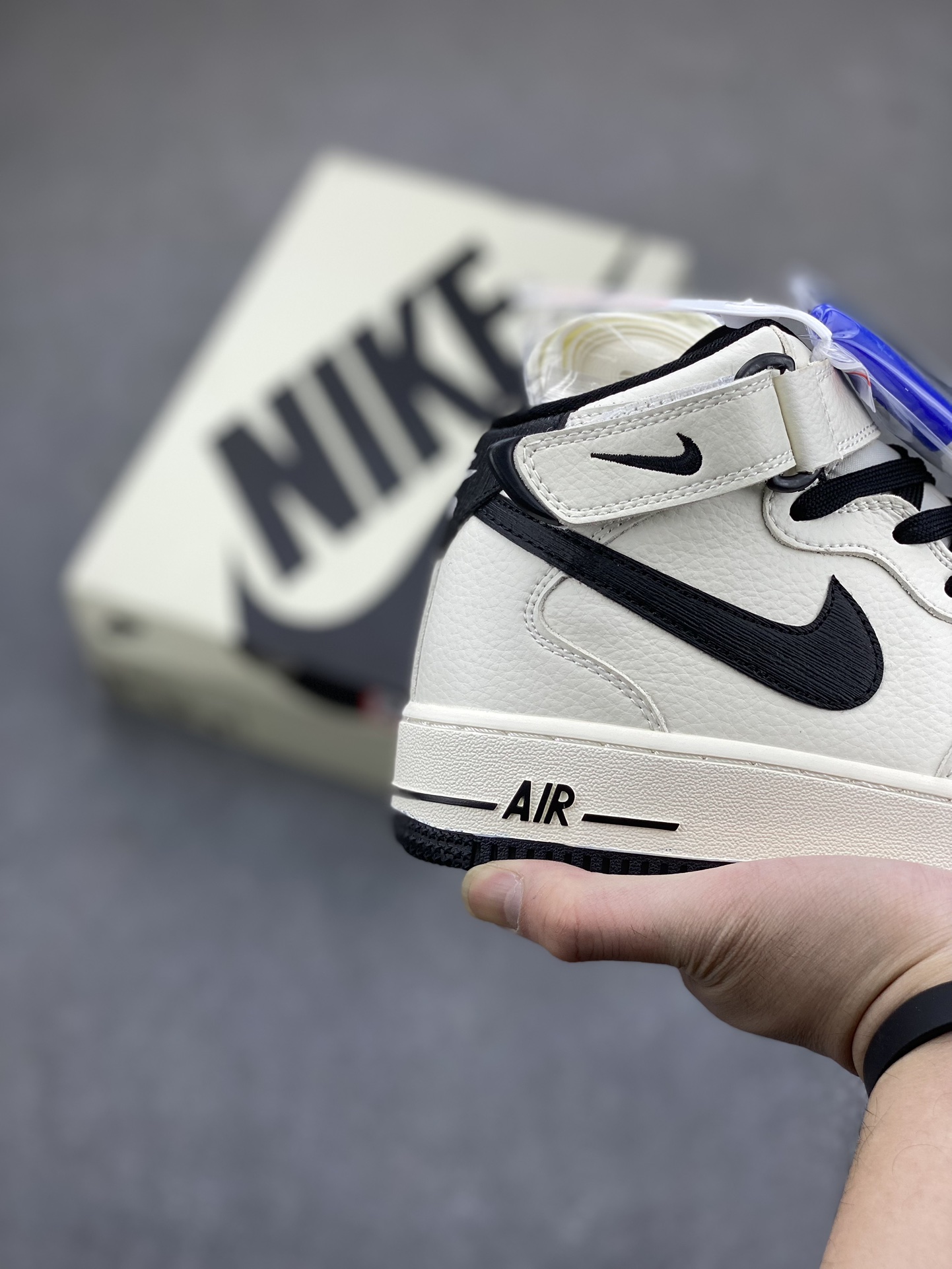 Nike Air Force 1 MID 'Black/White' High-Top Sneakers with Marker 6 i1701390826 5907 6