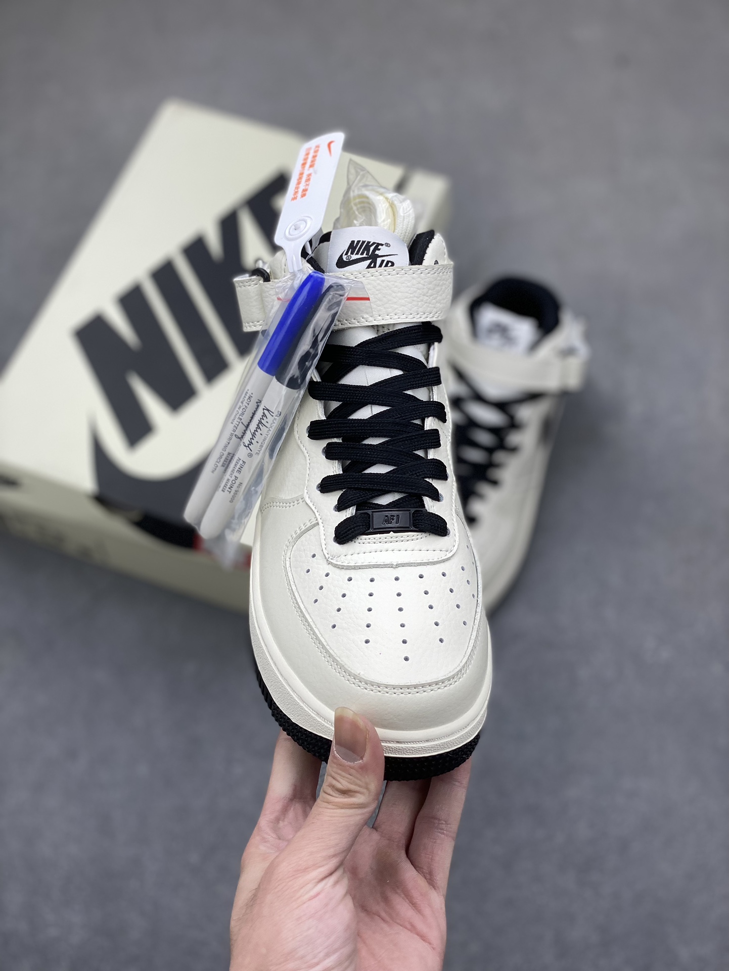 Nike Air Force 1 MID 'Black/White' High-Top Sneakers with Marker 3 i1701390826 7247 8