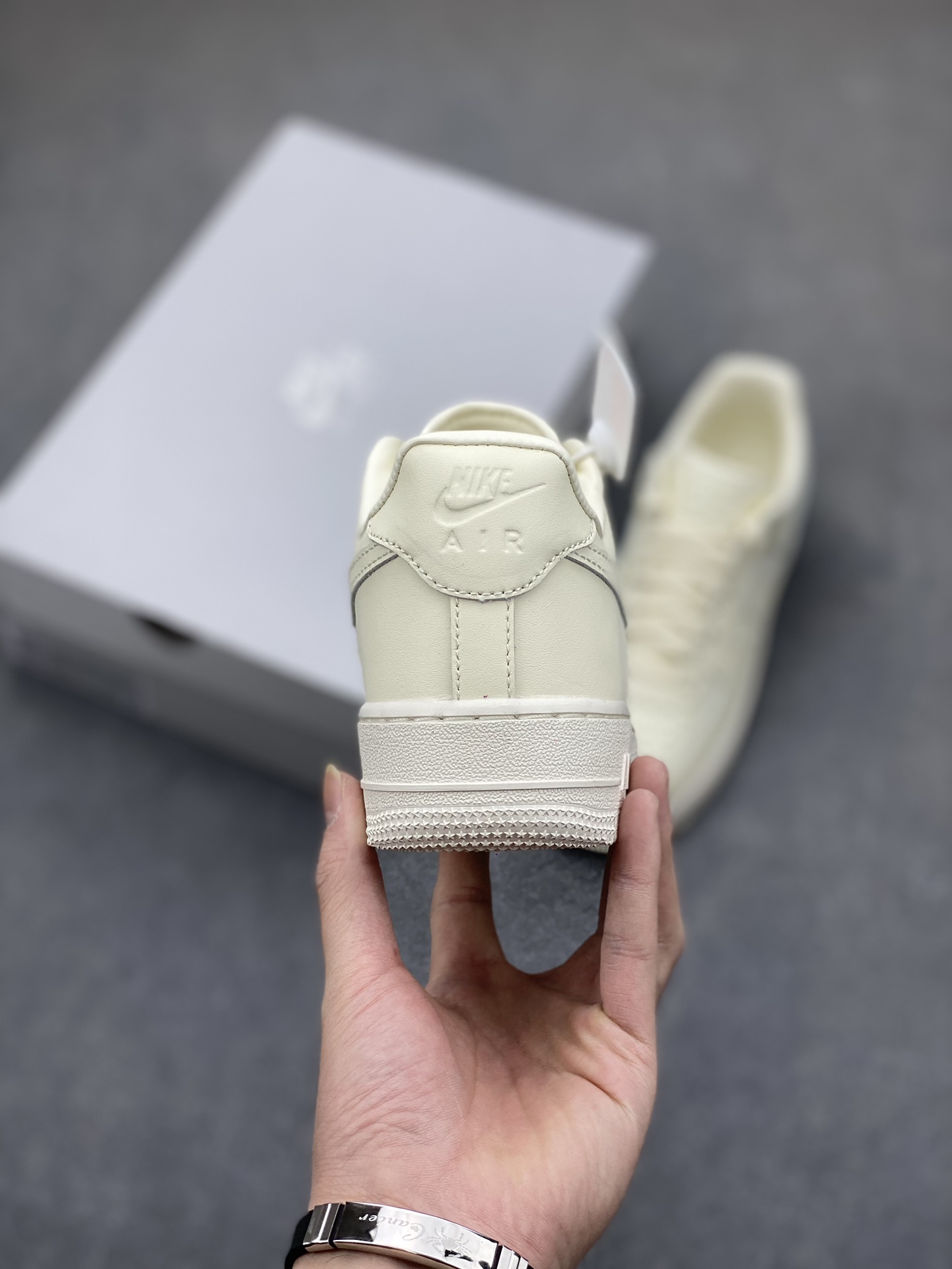 Nike Air Force 1 '07 Low Light Yellow Casual Sneakers DM0211-101 5 i1701549938 4134 4