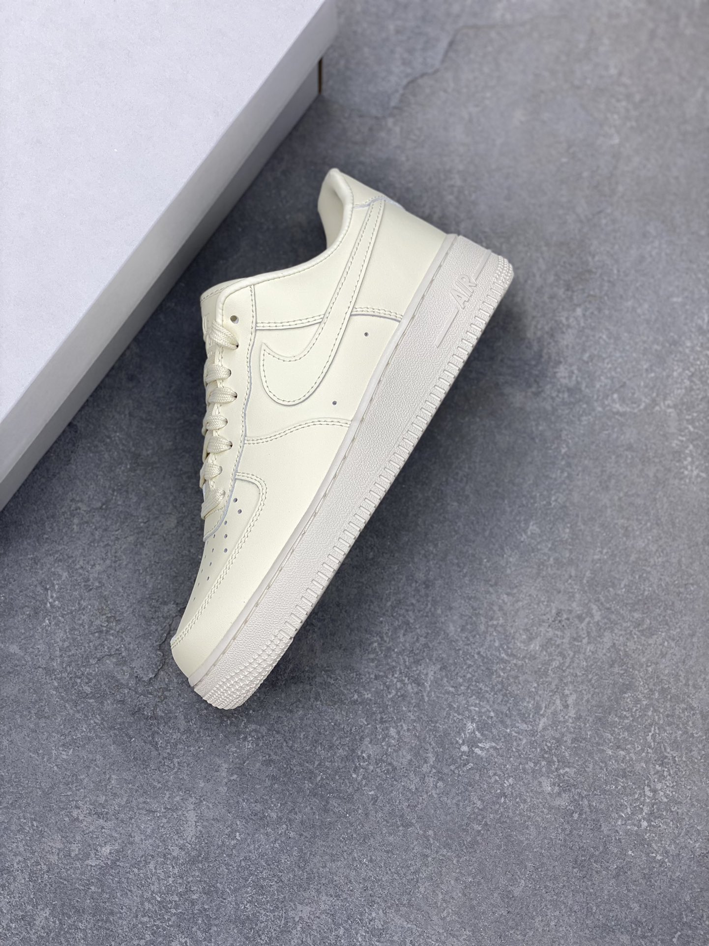 Nike Air Force 1 '07 Low Light Yellow Casual Sneakers DM0211-101 8 i1701549938 7844 8