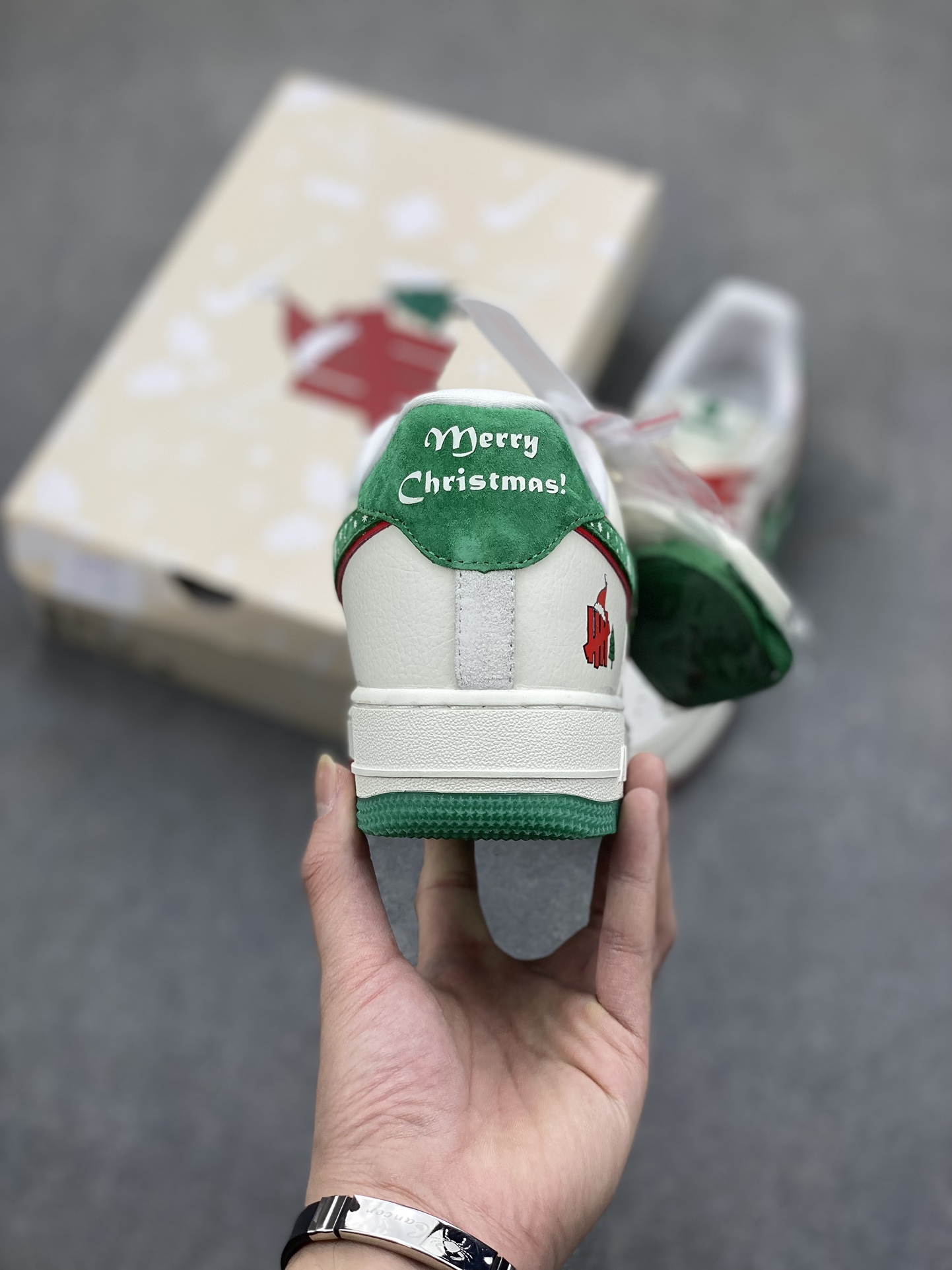 Nike Air Force 1 '07 Low 'Christmas' Sneakers - Limited Edition 5 i1701811194 2270 1