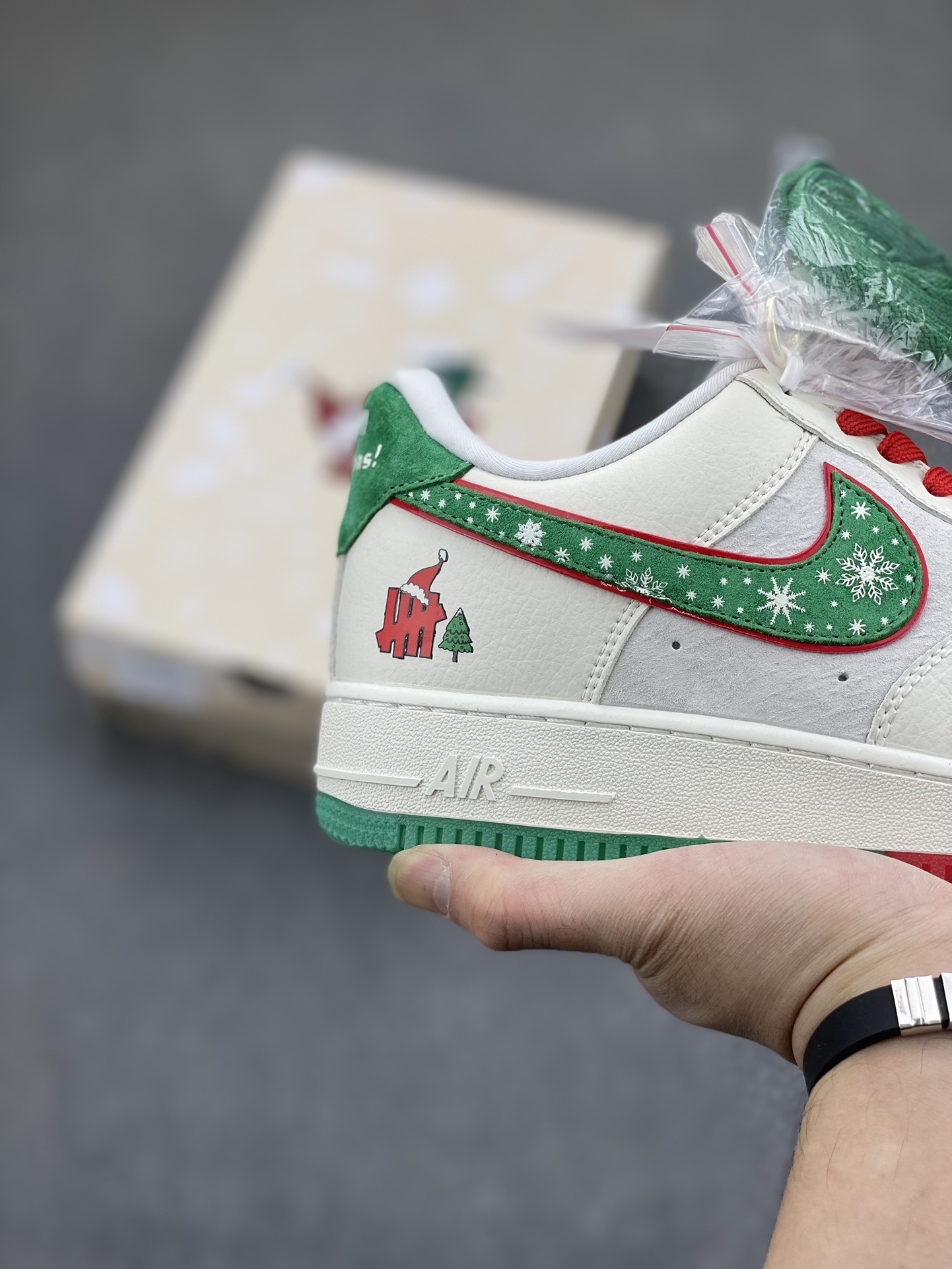 Nike Air Force 1 '07 Low 'Christmas' Sneakers - Limited Edition 6 i1701811194 3395 2