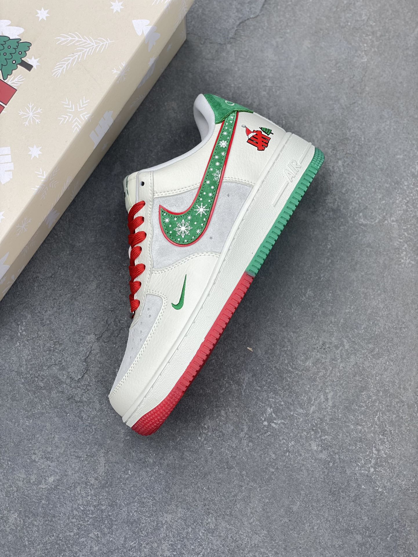 Nike Air Force 1 '07 Low 'Christmas' Sneakers - Limited Edition 8 i1701811195 3737 5