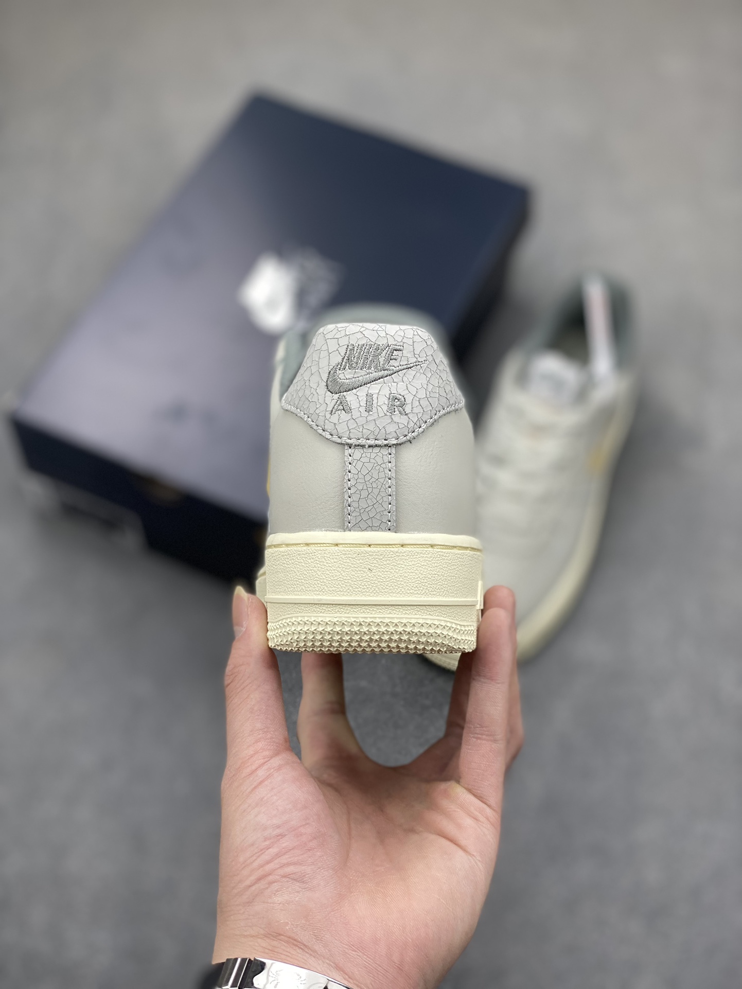Nike Air Force 1 '07 Low Retro Light Bone Pale Vanilla Jewel Sneakers 5 i1702069169 2880 5