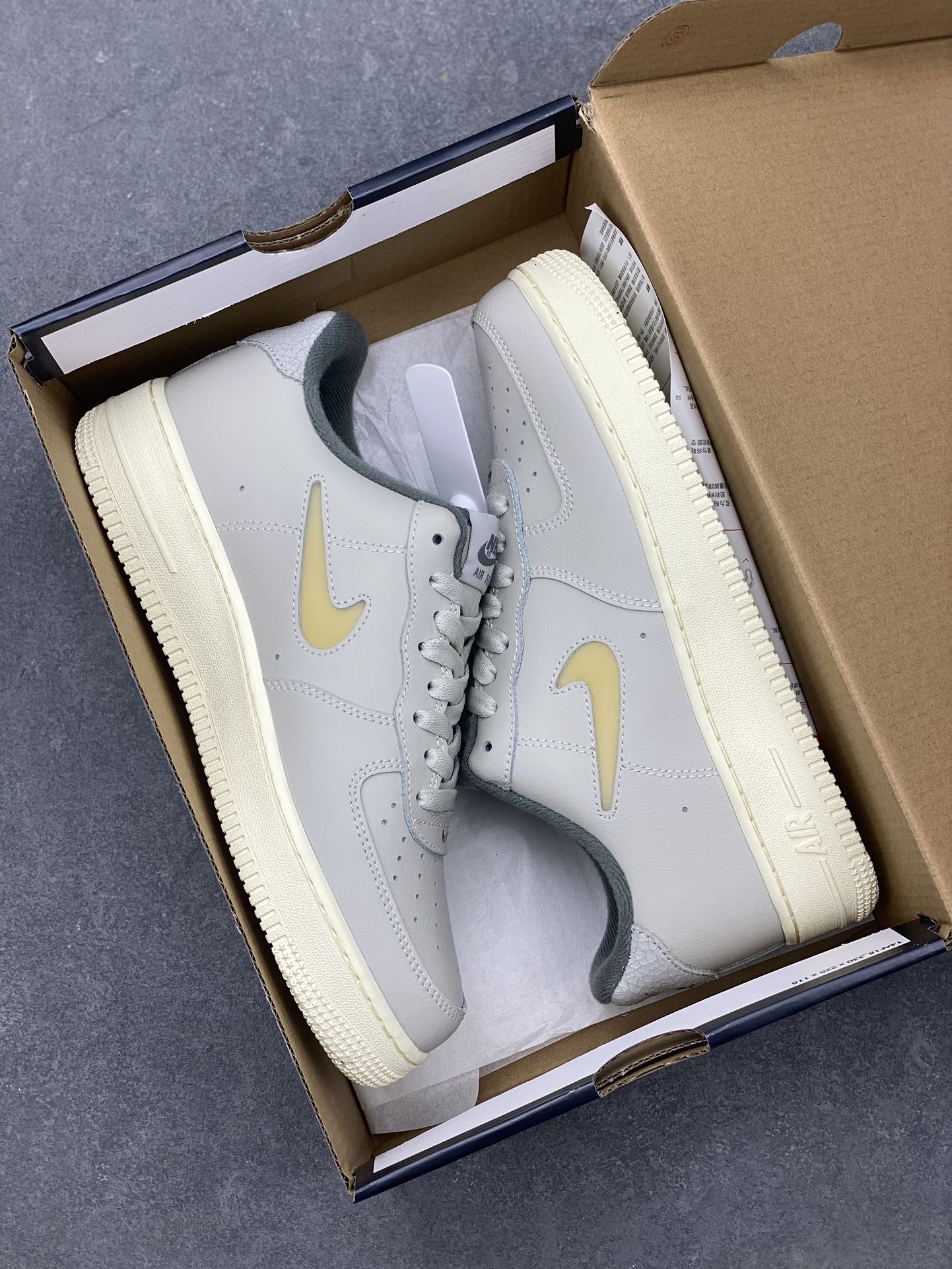 Nike Air Force 1 '07 Low Retro Light Bone Pale Vanilla Jewel Sneakers 10 i1702069169 5068 0