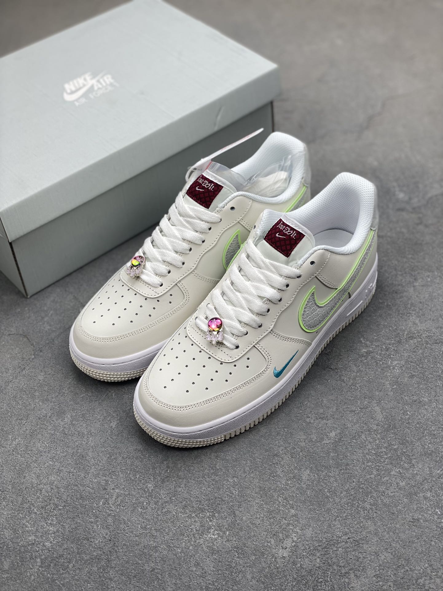Nike Air Force 1 Low 'Year of The Dragon' Casual Sneakers FZ5052-131 9 i1702069487 1989 2