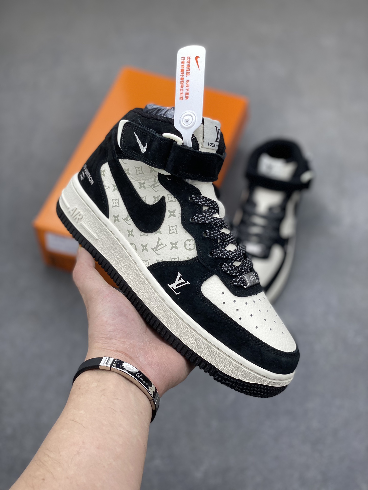 Nike Air Force 1 '07 Low Louis Vuitton Collab Sneakers - White/Black