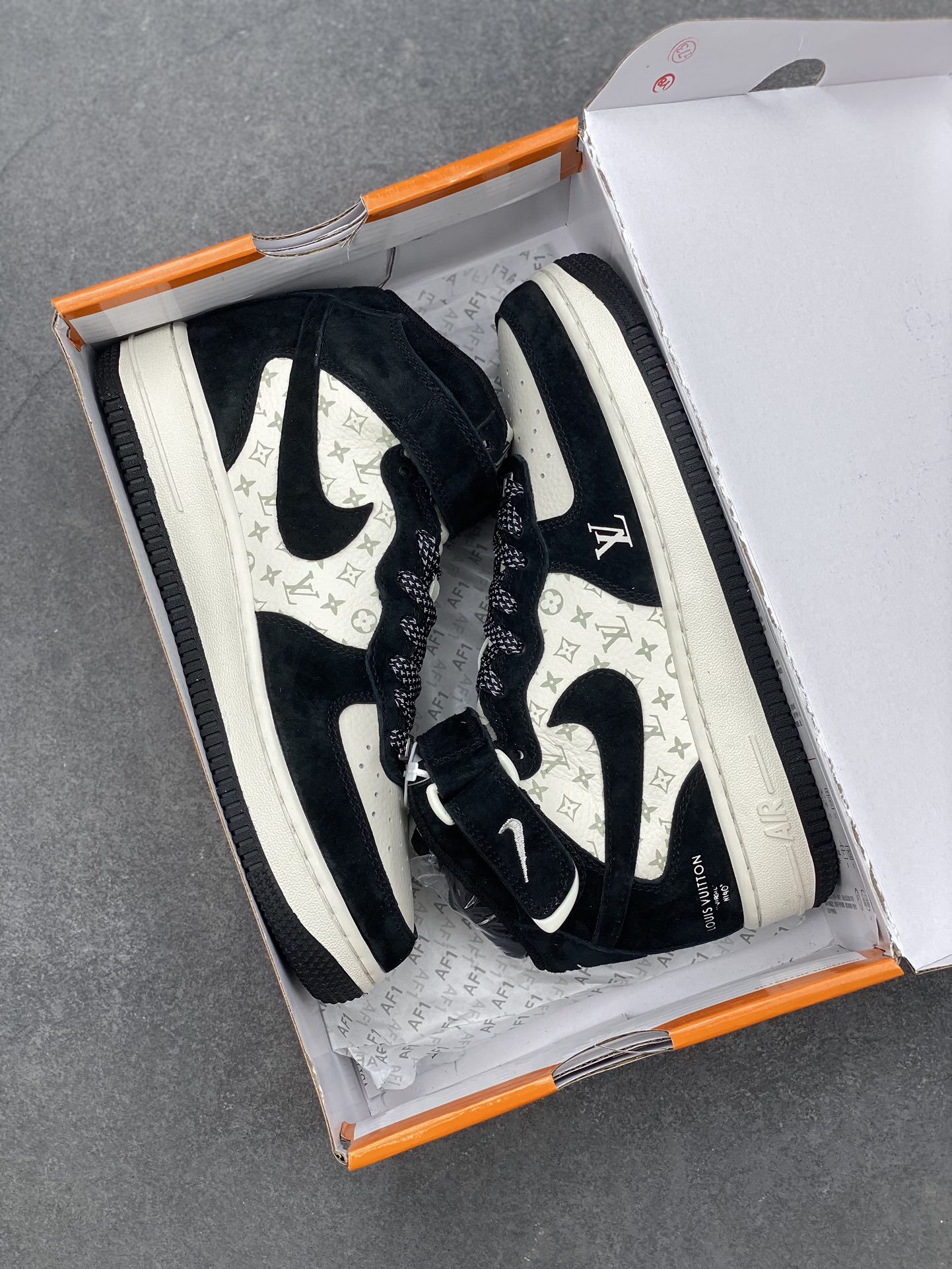 Nike Air Force 1 '07 Low Louis Vuitton Collab Sneakers - White/Black 10 i1702241142 7191 2