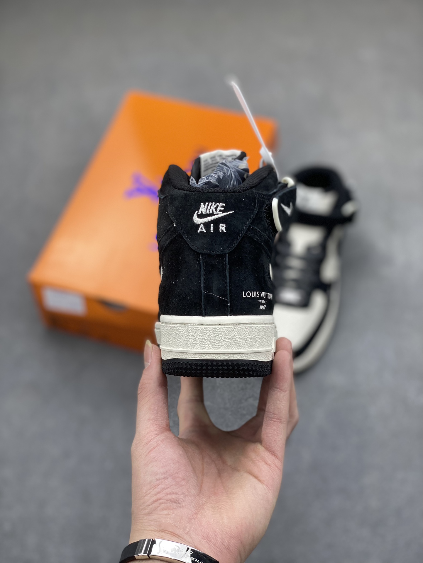 Nike Air Force 1 '07 Low Louis Vuitton Collab Sneakers - White/Black 5 i1702241142 8496 6