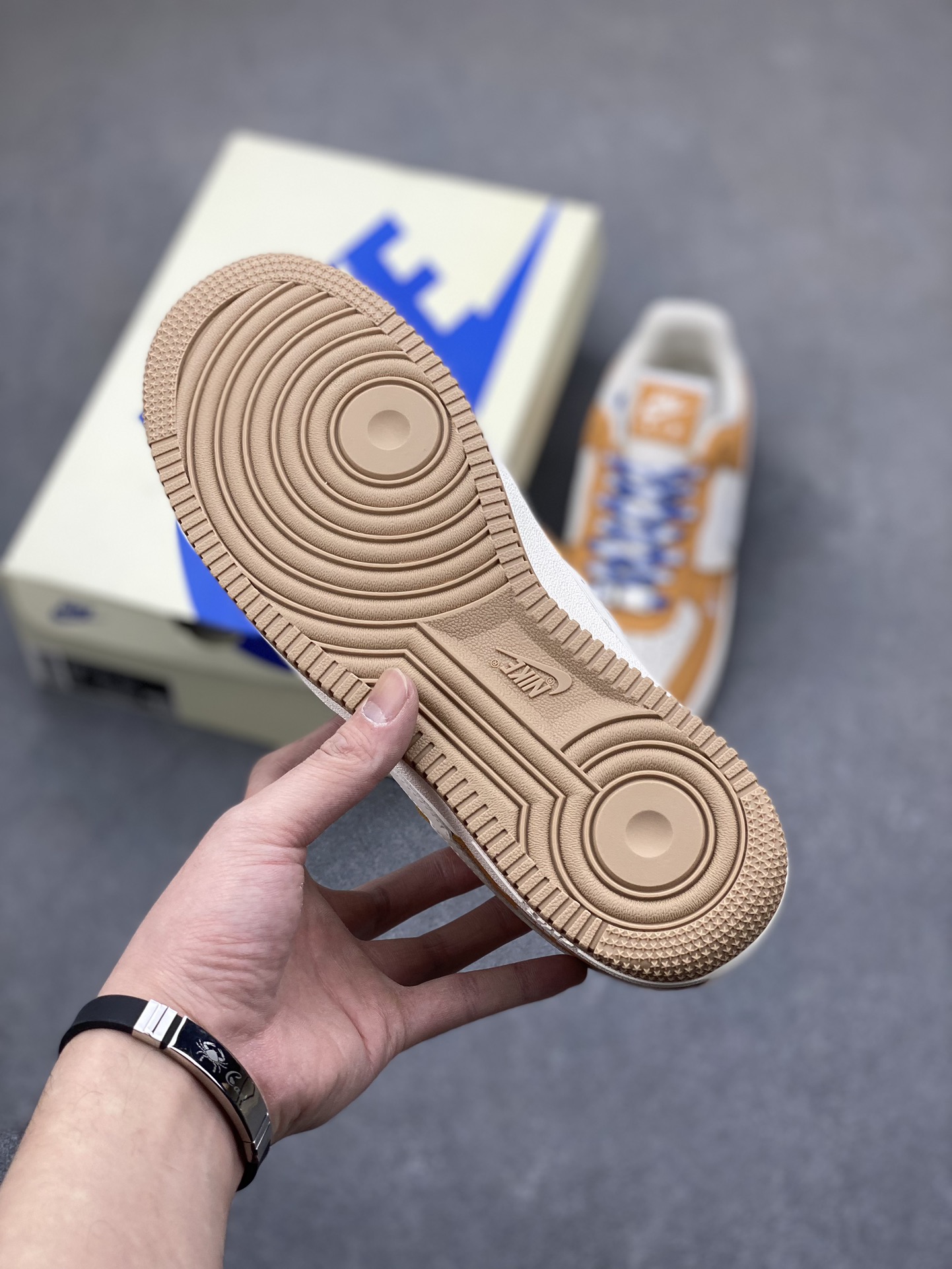 Nike Air Force 1 '07 Low Louis Vuitton Collab Orange Athletic Shoes 7 i1702750112 2589 5