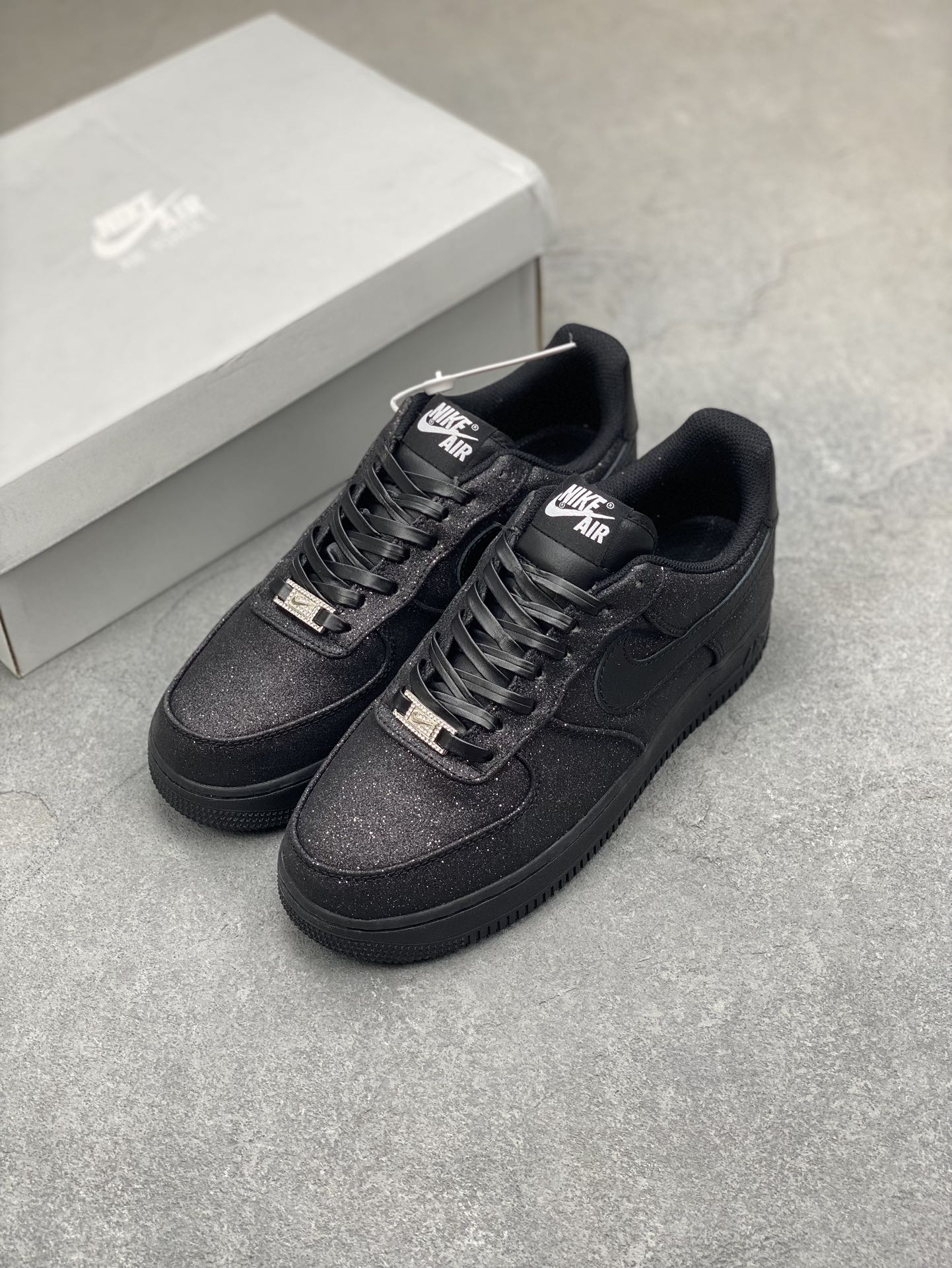 Nike Air Force 1 '07 Low Black Glitter - Iconic Style and Comfort 9 i1702841396 3716 5