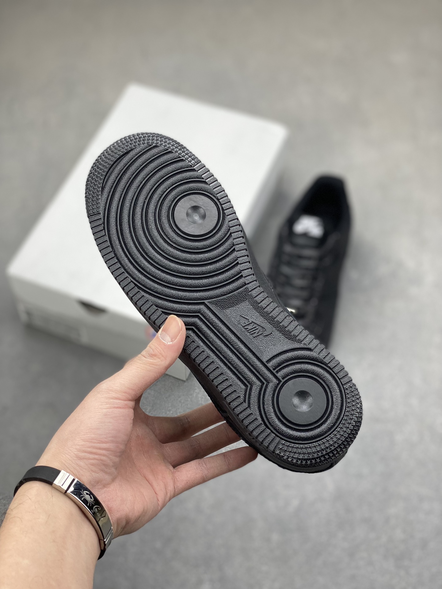 Nike Air Force 1 '07 Low Black Glitter - Iconic Style and Comfort 7 i1702841396 7162 0
