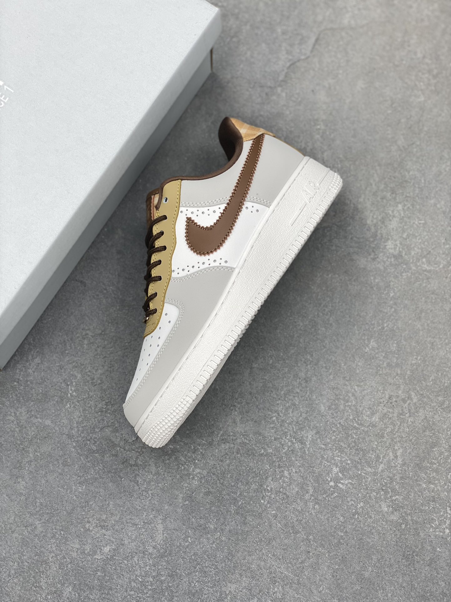 Nike Air Force 1 Low 'Grey Brown' Casual Sneakers FV3702-121 8 i1702841606 2924 7