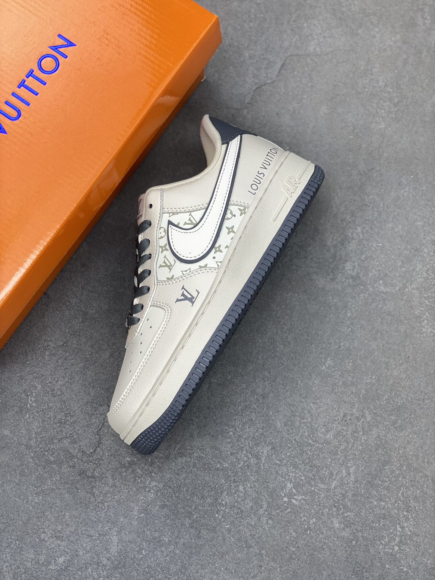 Louis Vuitton x Nike Air Force 1 Low White Custom Sneakers FB0788-200 21 i1702925807 8402 5