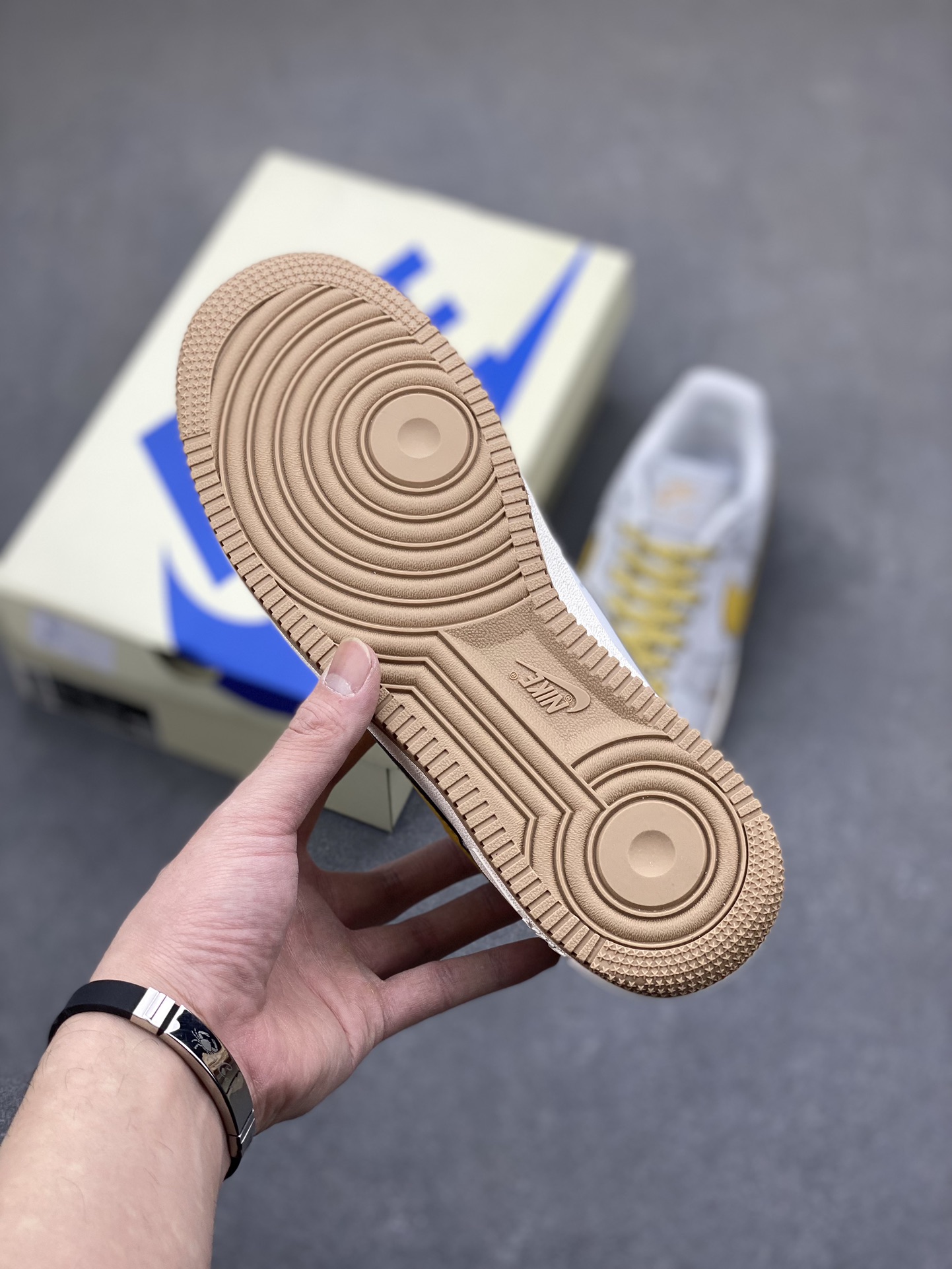 Nike Air Force 1 '07 Low Louis Vuitton Warm Grey Limited Edition Sneakers 7 i1702926652 8745 1