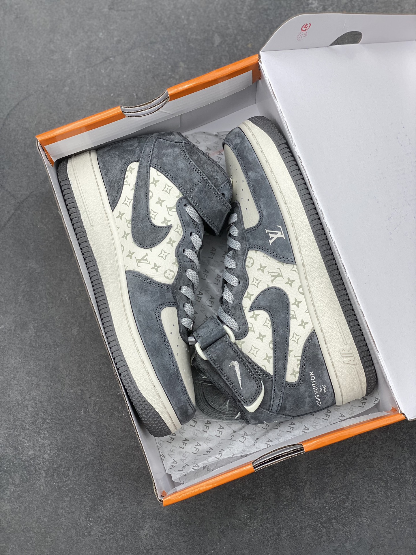 Nike Air Force 1 '07 Low Louis Vuitton Collab Sneakers - White/Grey 10 i1703449058 4999 0